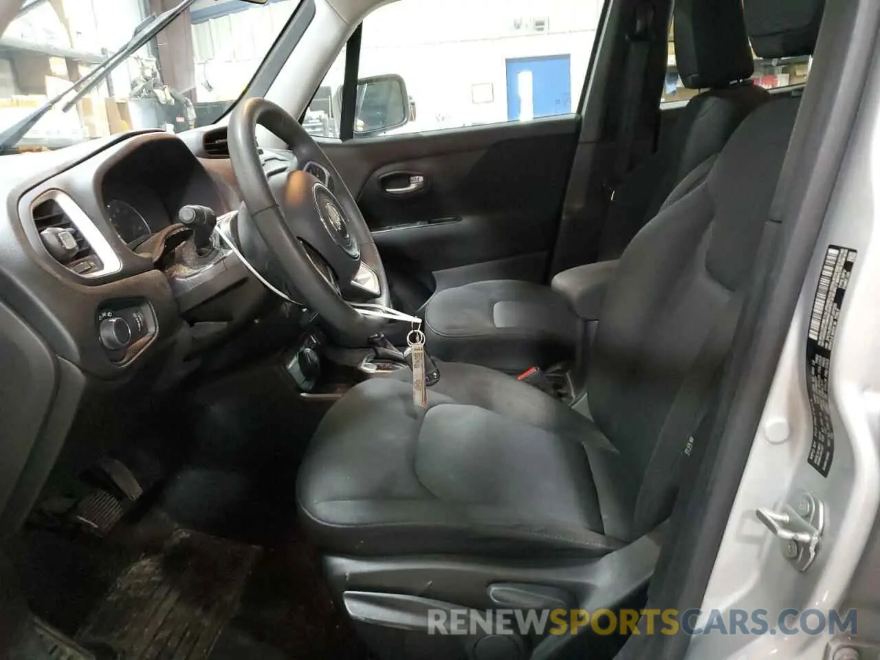 7 Photograph of a damaged car ZACNJBAB0KPJ97258 JEEP RENEGADE 2019