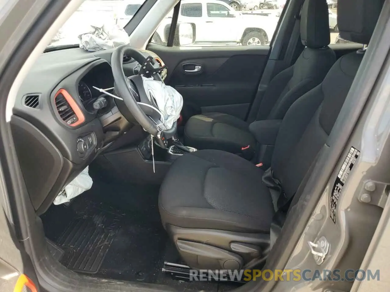 7 Photograph of a damaged car ZACNJBAB0KPK56387 JEEP RENEGADE 2019