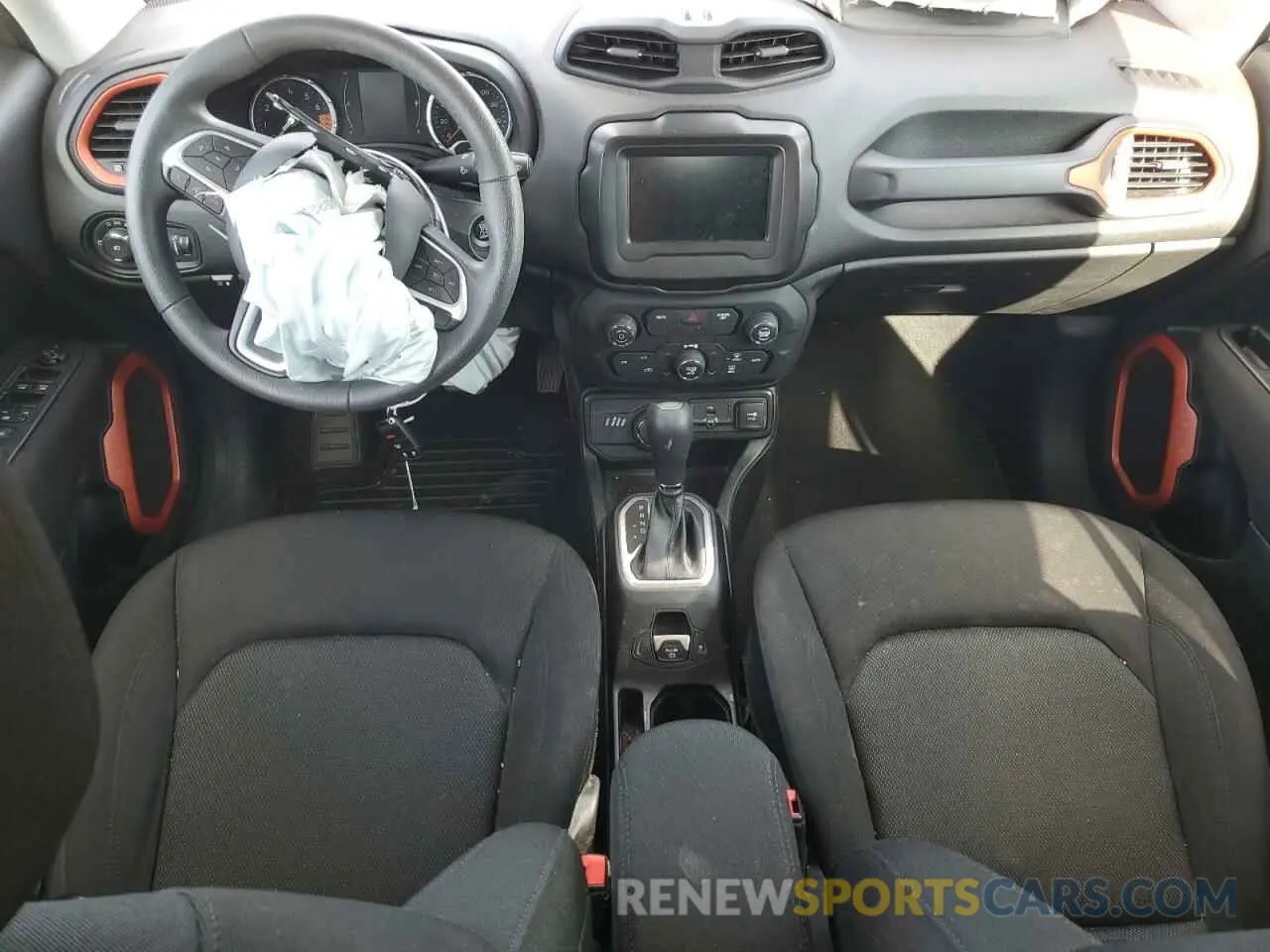 8 Photograph of a damaged car ZACNJBAB0KPK56387 JEEP RENEGADE 2019