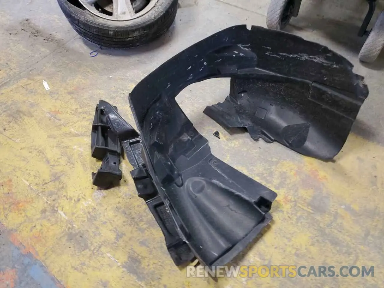 13 Photograph of a damaged car ZACNJBAB1KPJ83790 JEEP RENEGADE 2019
