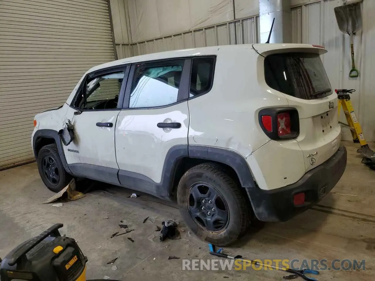 2 Photograph of a damaged car ZACNJBAB1KPK50551 JEEP RENEGADE 2019
