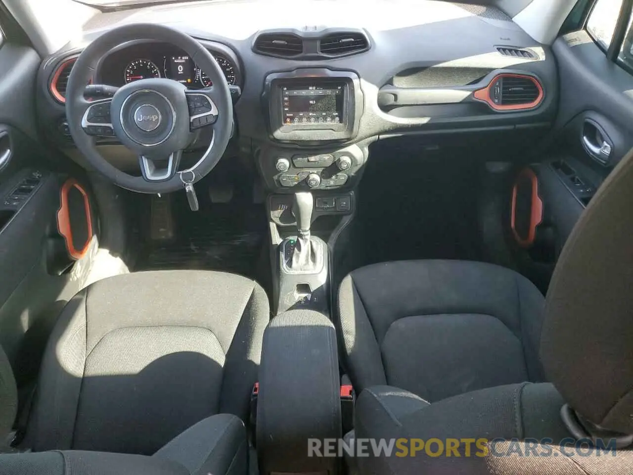 8 Photograph of a damaged car ZACNJBAB3KPK55556 JEEP RENEGADE 2019