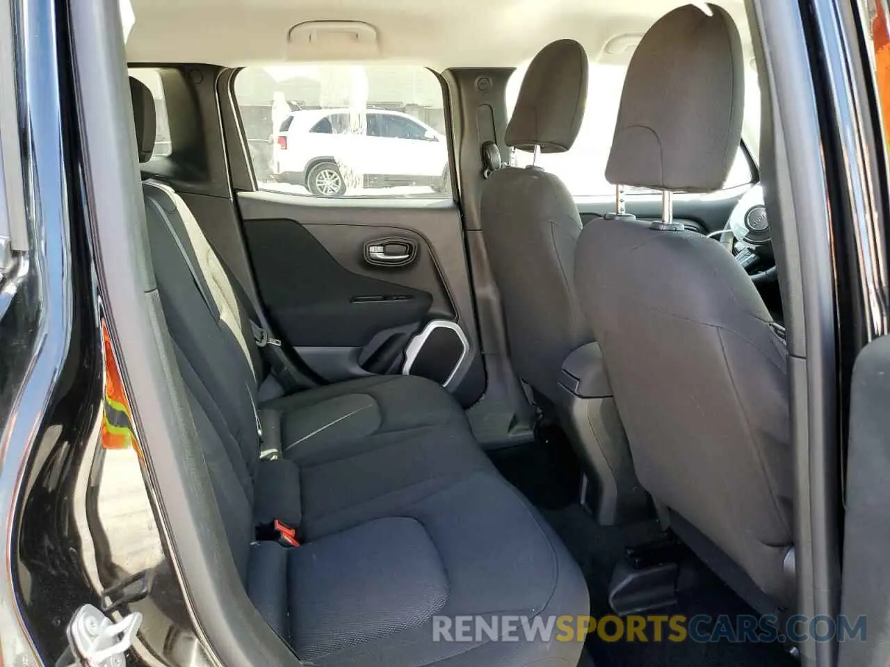 10 Photograph of a damaged car ZACNJBAB4KPJ73304 JEEP RENEGADE 2019