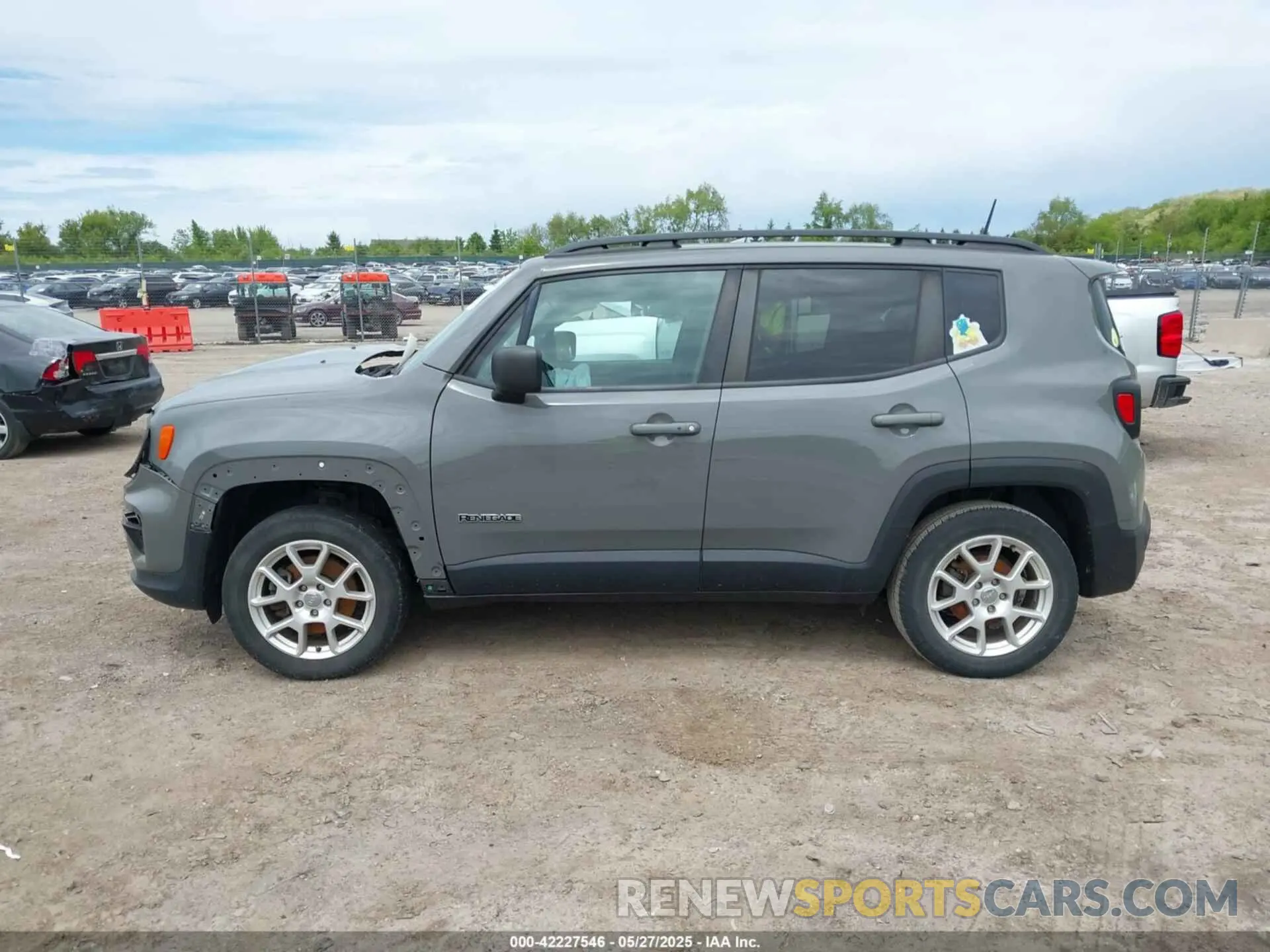 13 Photograph of a damaged car ZACNJBAB5KPK57972 JEEP RENEGADE 2019