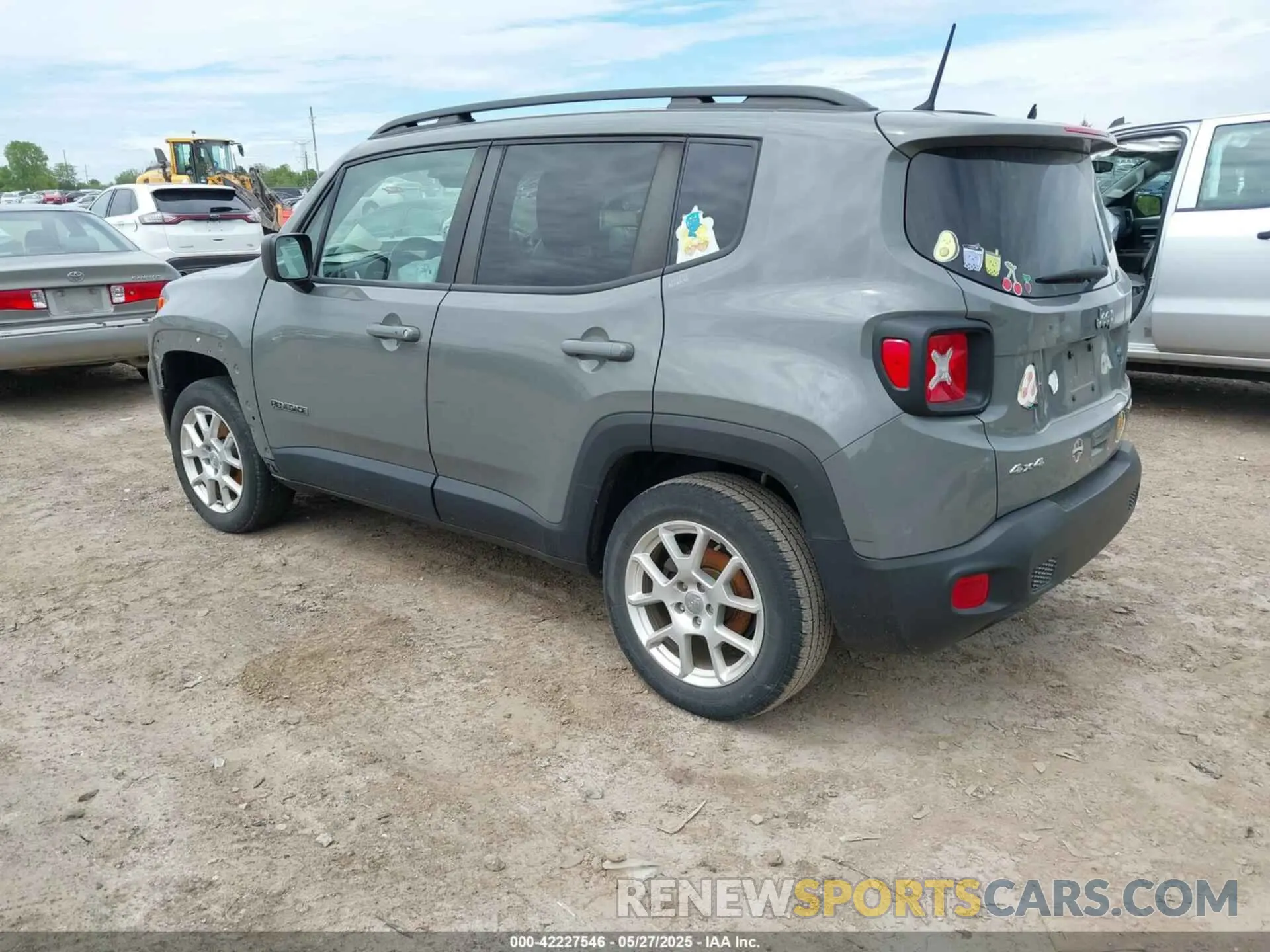 3 Photograph of a damaged car ZACNJBAB5KPK57972 JEEP RENEGADE 2019