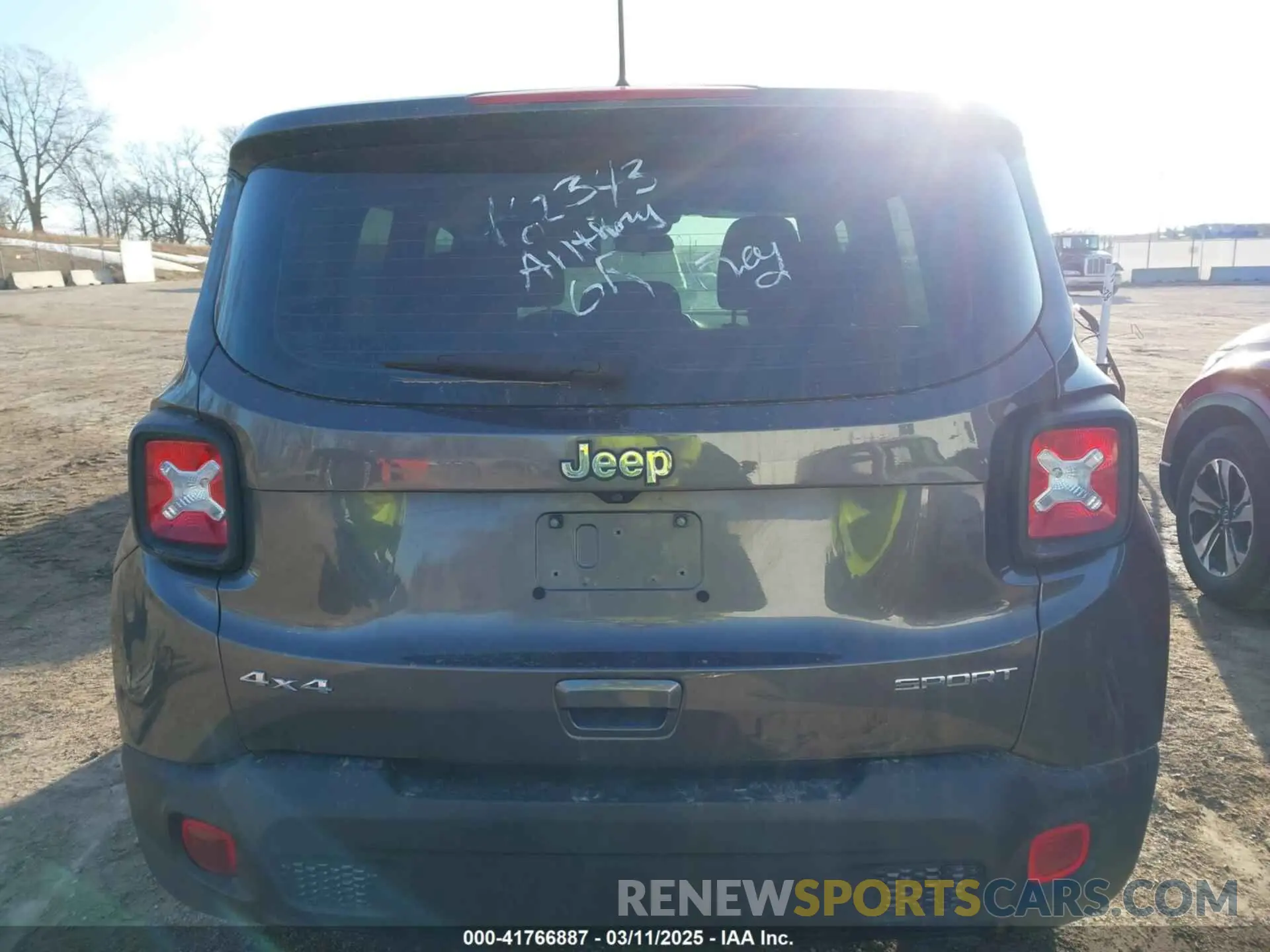 17 Photograph of a damaged car ZACNJBAB6KPJ80917 JEEP RENEGADE 2019