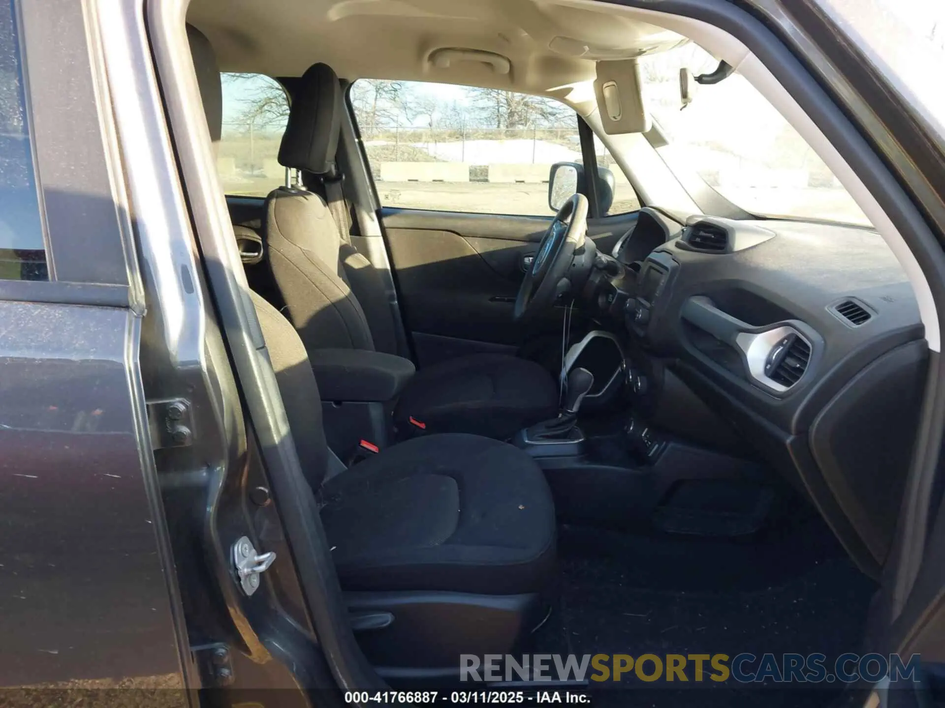 5 Photograph of a damaged car ZACNJBAB6KPJ80917 JEEP RENEGADE 2019