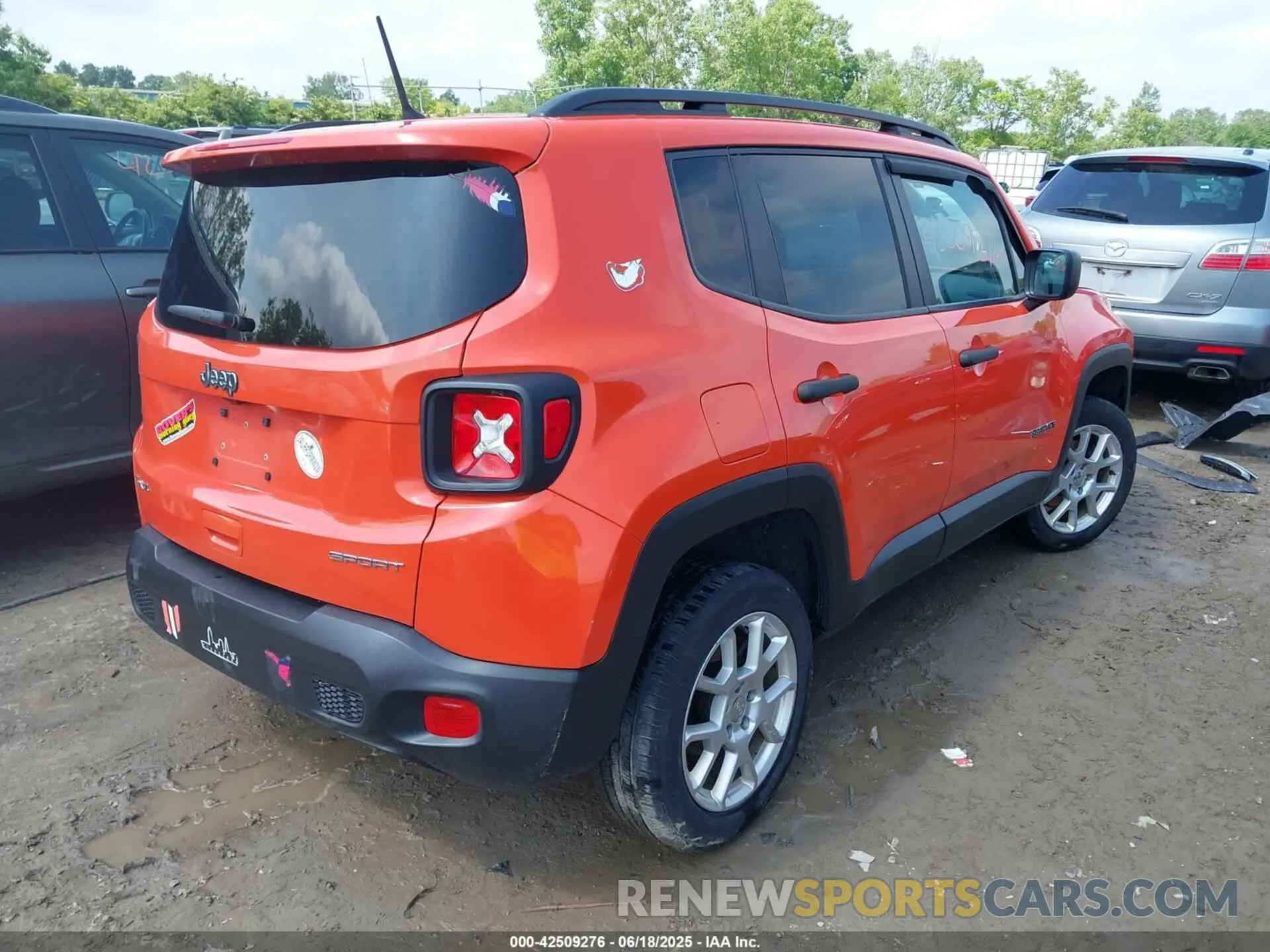 4 Photograph of a damaged car ZACNJBAB6KPJ95837 JEEP RENEGADE 2019