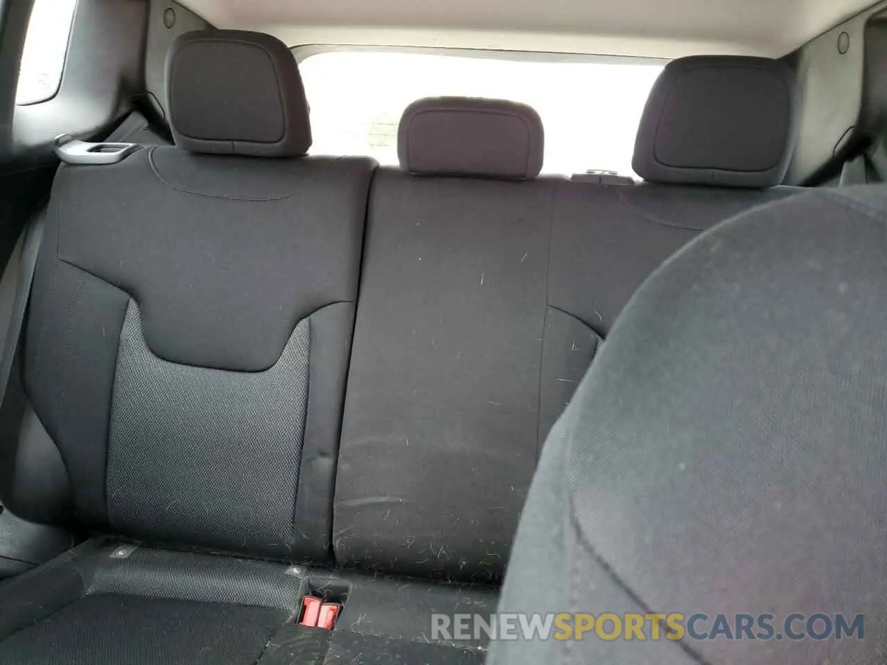10 Photograph of a damaged car ZACNJBAB7KPK29607 JEEP RENEGADE 2019
