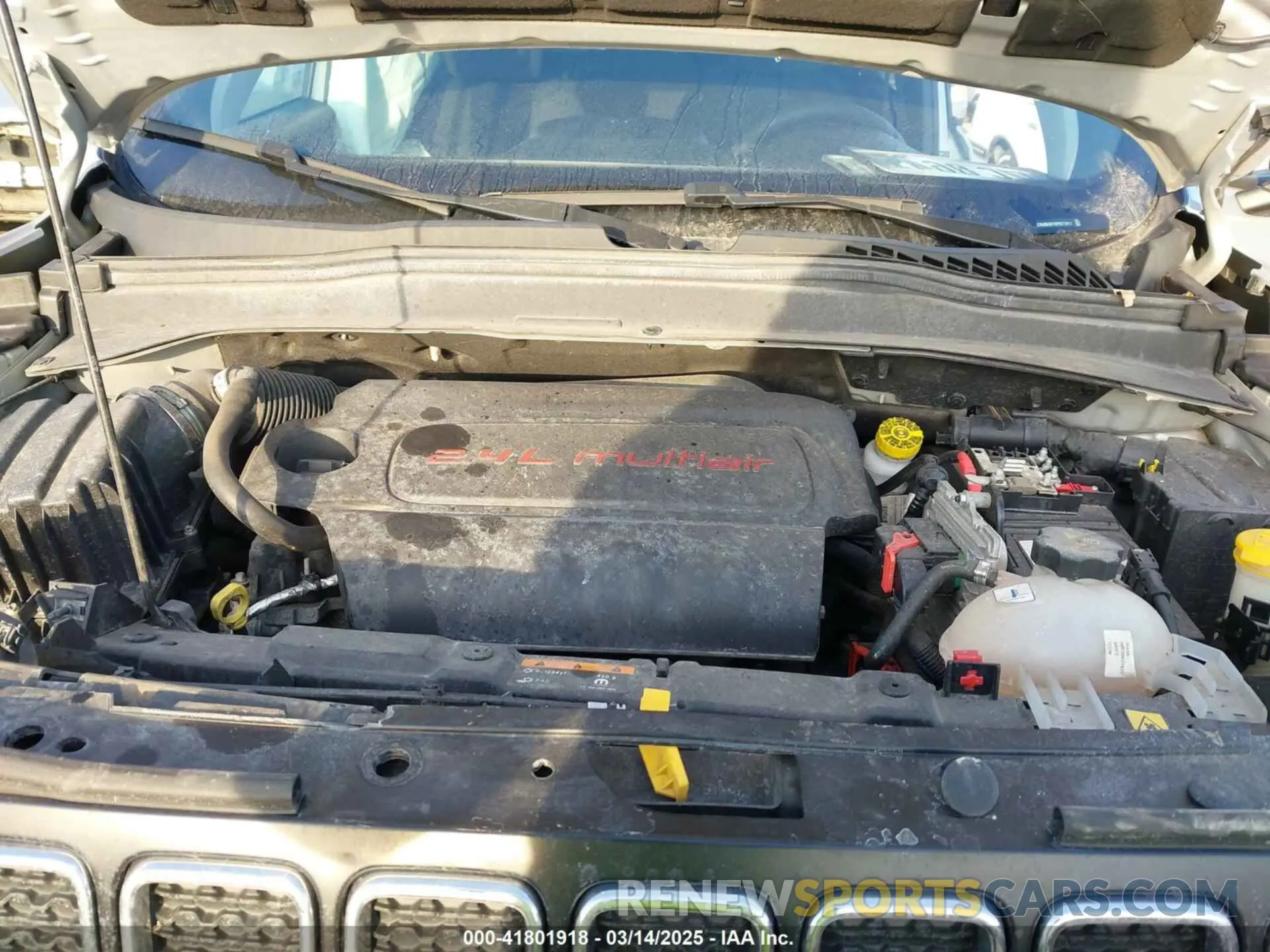 10 Photograph of a damaged car ZACNJBAB7KPK71811 JEEP RENEGADE 2019