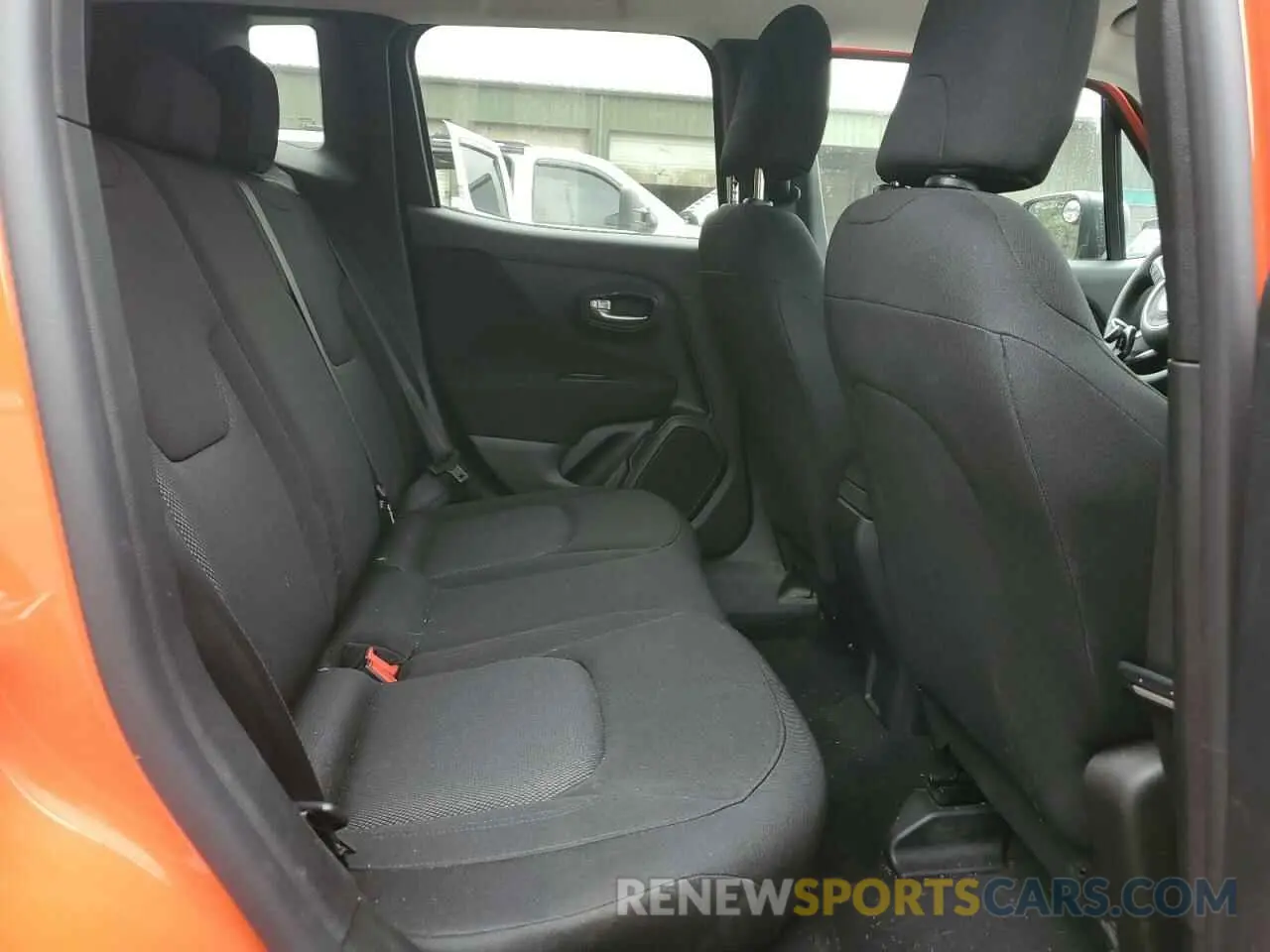 10 Photograph of a damaged car ZACNJBAB7KPK82176 JEEP RENEGADE 2019
