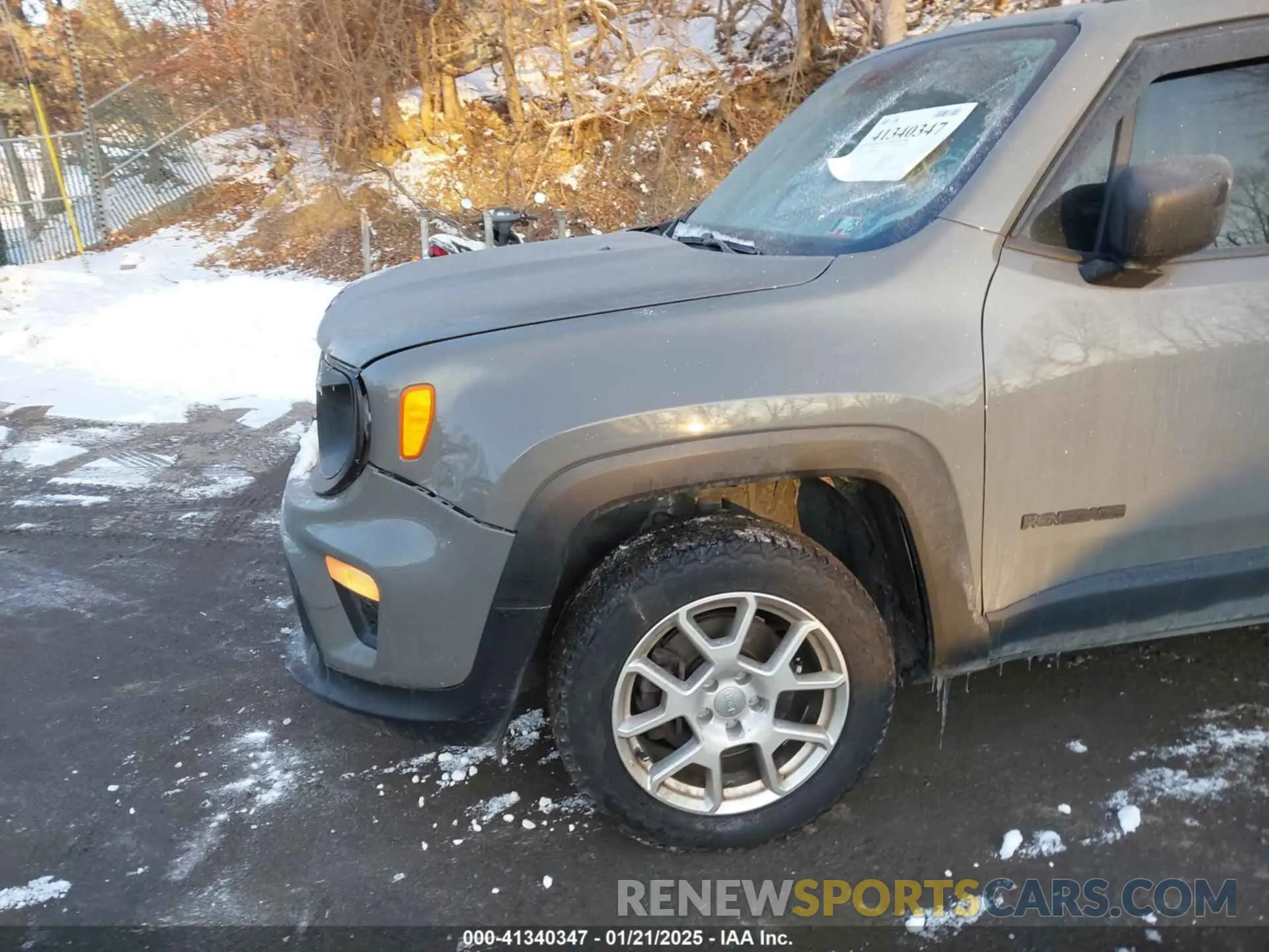 18 Photograph of a damaged car ZACNJBAB8KPK50966 JEEP RENEGADE 2019