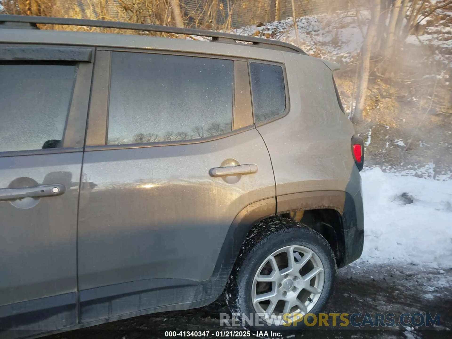 19 Photograph of a damaged car ZACNJBAB8KPK50966 JEEP RENEGADE 2019