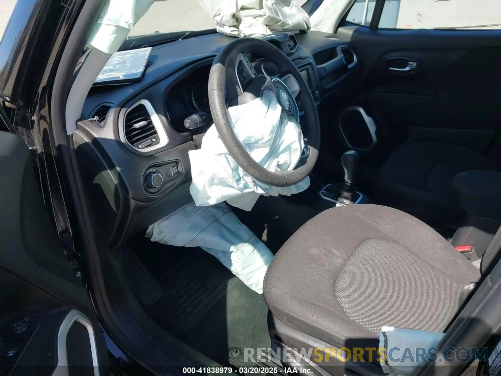 5 Photograph of a damaged car ZACNJBAB8KPK74653 JEEP RENEGADE 2019