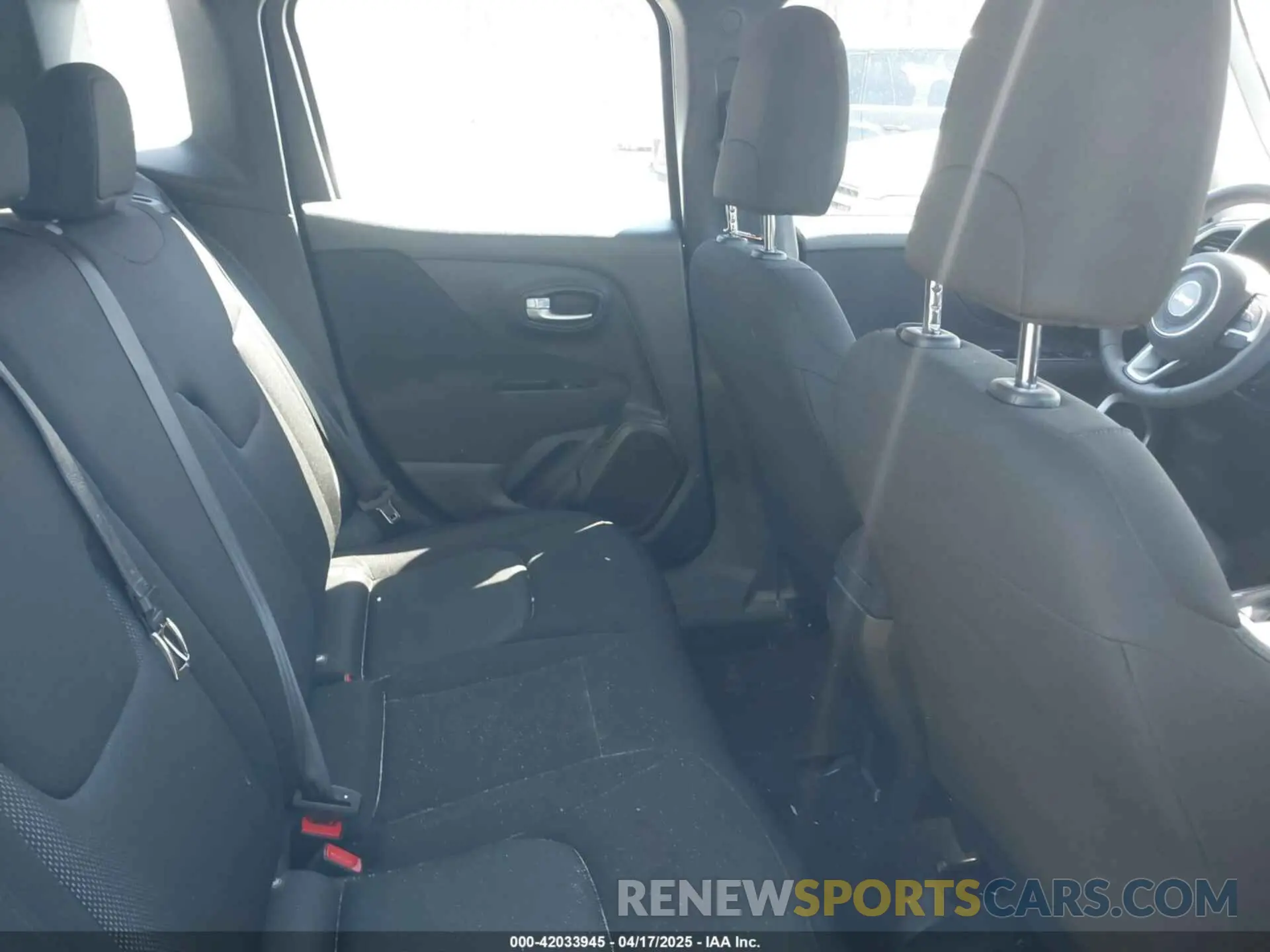 8 Photograph of a damaged car ZACNJBAB8KPK89007 JEEP RENEGADE 2019