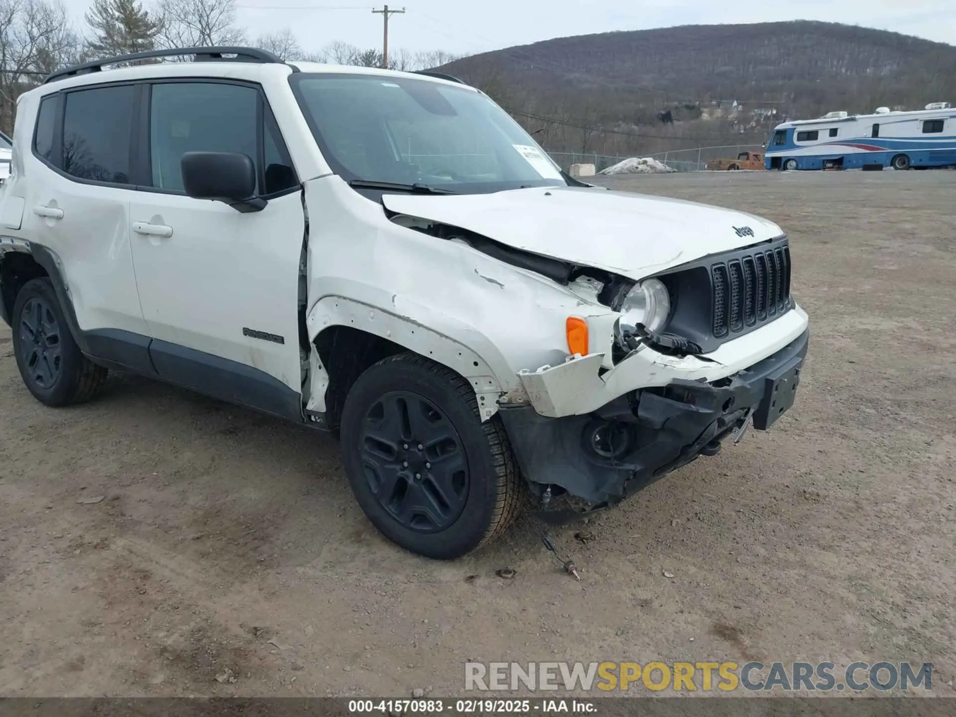 17 Photograph of a damaged car ZACNJBABXKPK92281 JEEP RENEGADE 2019