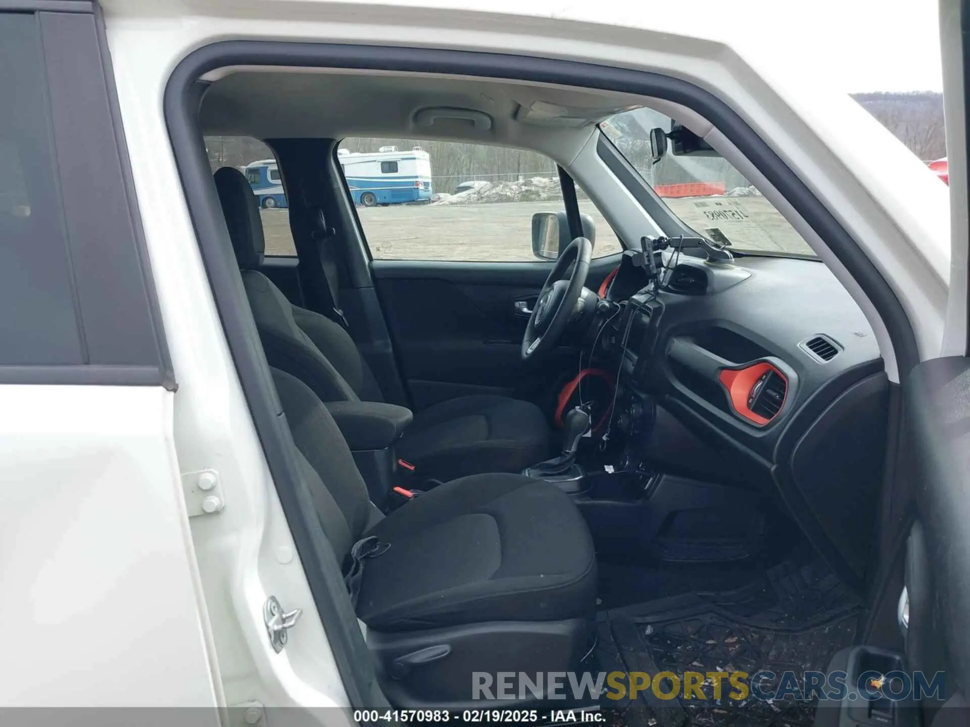 5 Photograph of a damaged car ZACNJBABXKPK92281 JEEP RENEGADE 2019