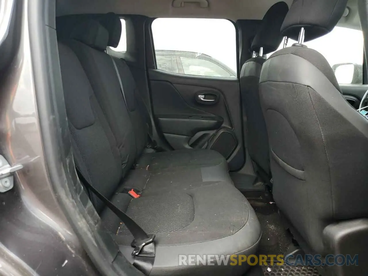 10 Photograph of a damaged car ZACNJBB1XKPK25752 JEEP RENEGADE 2019