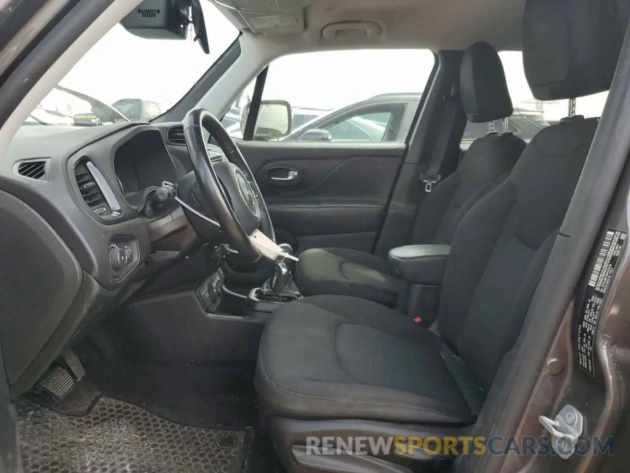 7 Photograph of a damaged car ZACNJBB1XKPK25752 JEEP RENEGADE 2019