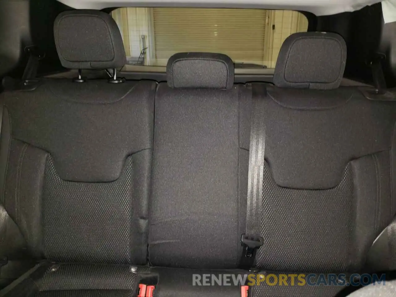 10 Photograph of a damaged car ZACNJBBB1KPK24370 JEEP RENEGADE 2019