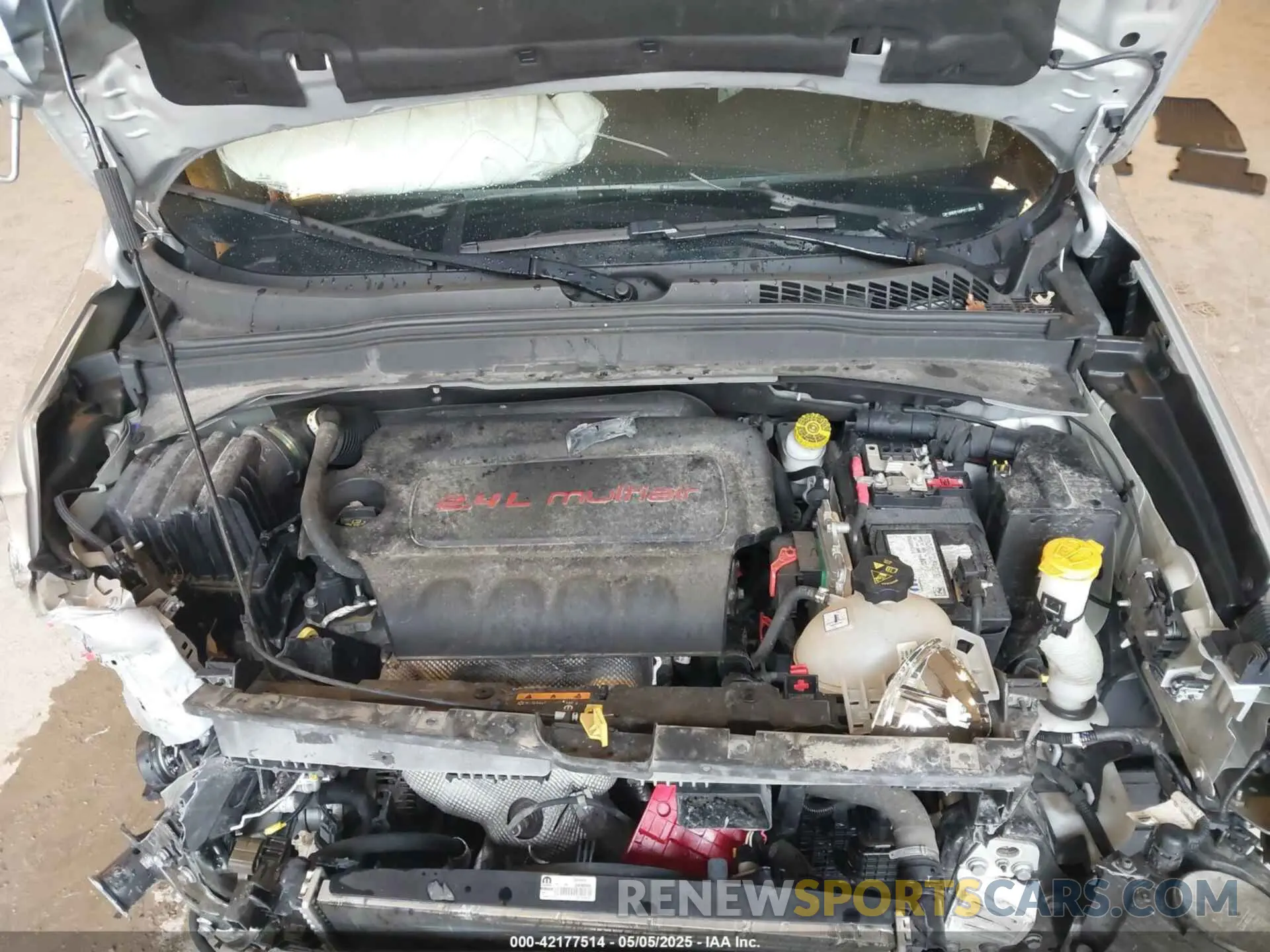 10 Photograph of a damaged car ZACNJBBB1KPK73892 JEEP RENEGADE 2019