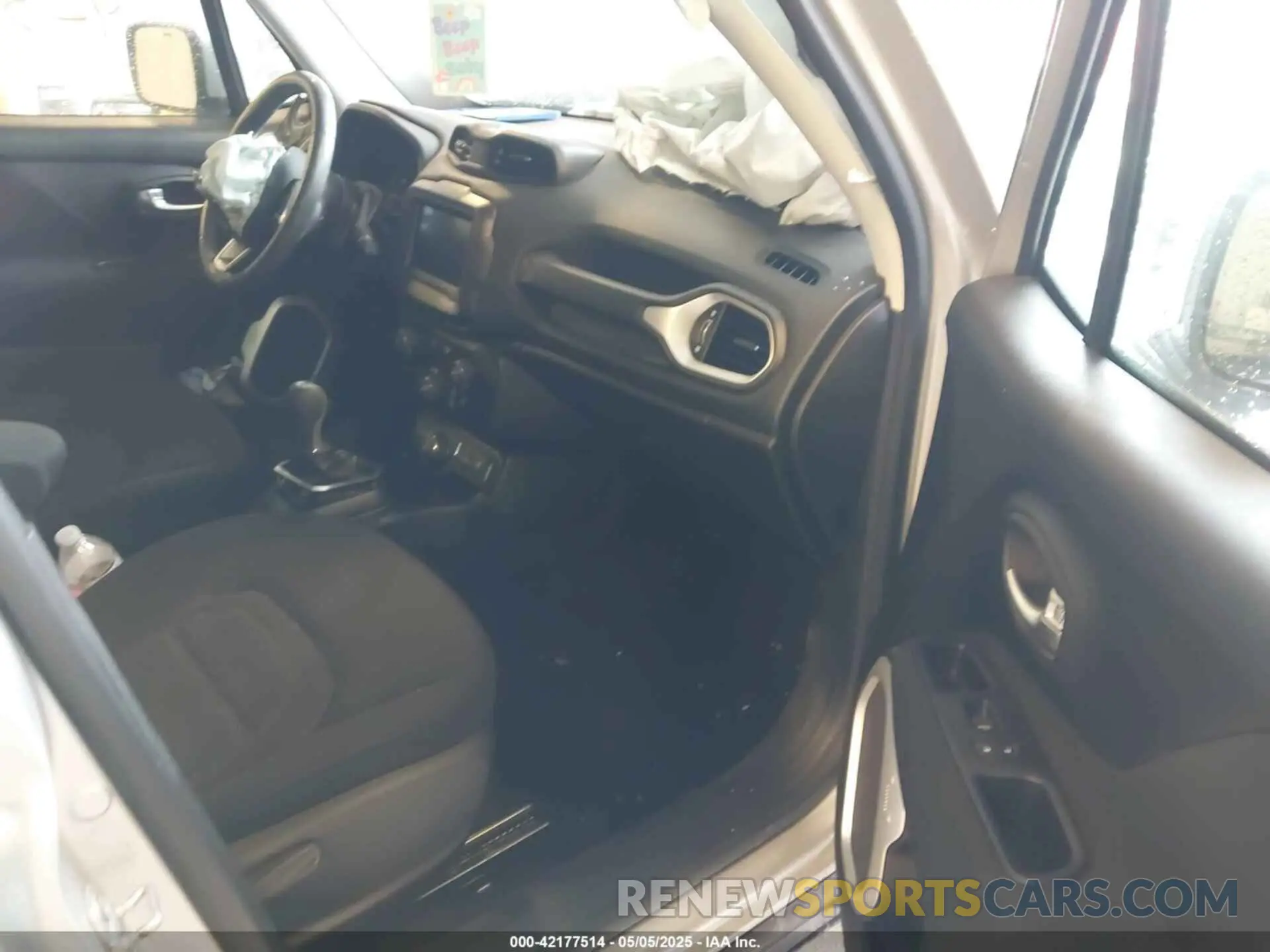 5 Photograph of a damaged car ZACNJBBB1KPK73892 JEEP RENEGADE 2019