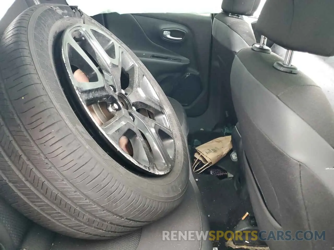 11 Photograph of a damaged car ZACNJBBB2KPJ74885 JEEP RENEGADE 2019