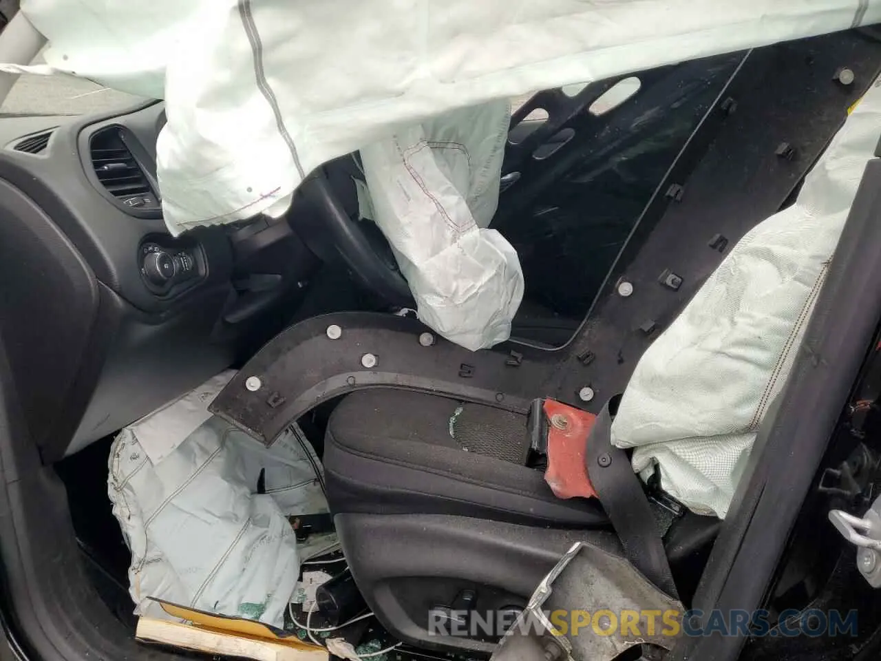 7 Photograph of a damaged car ZACNJBBB2KPJ74885 JEEP RENEGADE 2019