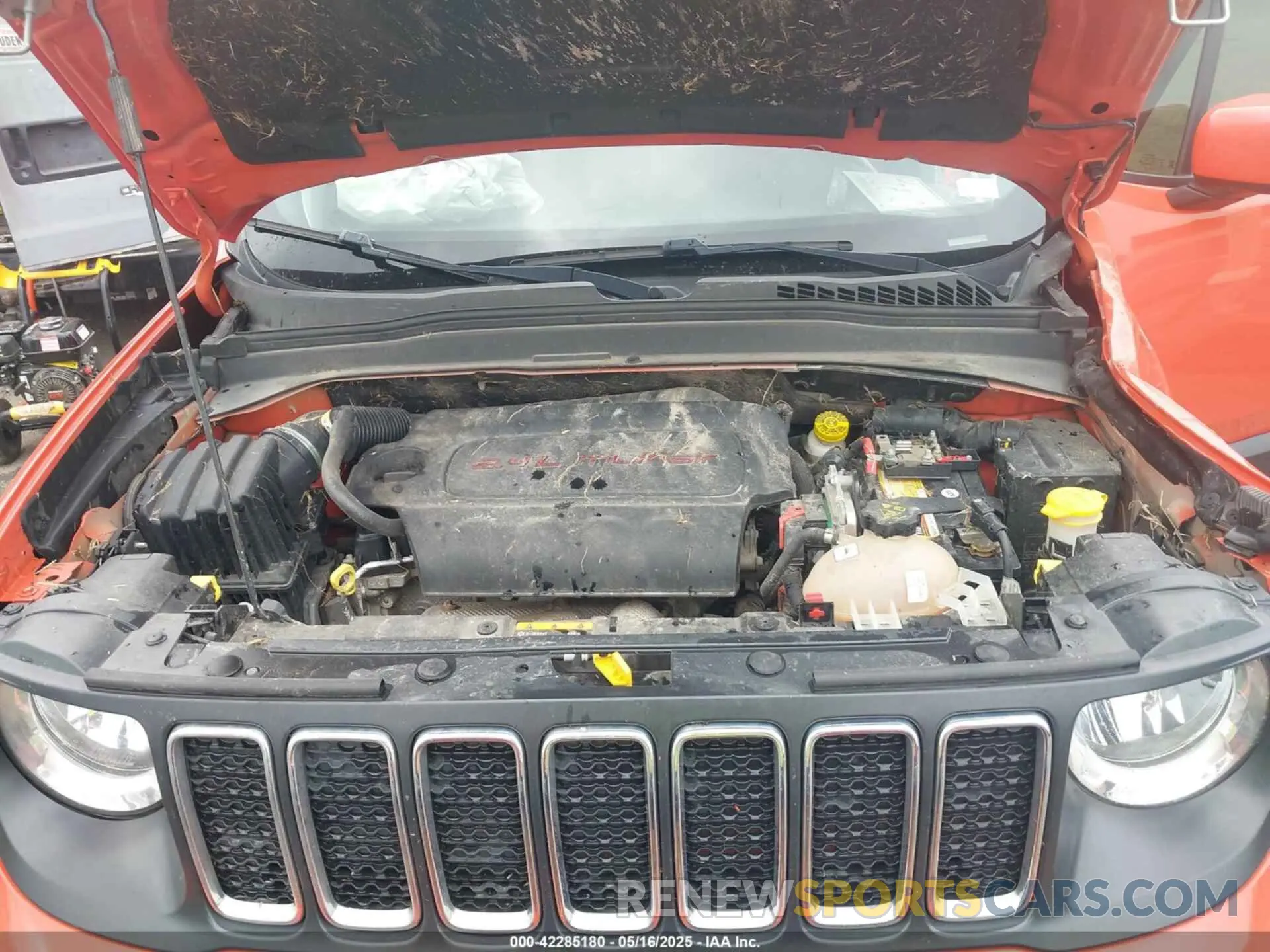 10 Photograph of a damaged car ZACNJBBB2KPJ97518 JEEP RENEGADE 2019