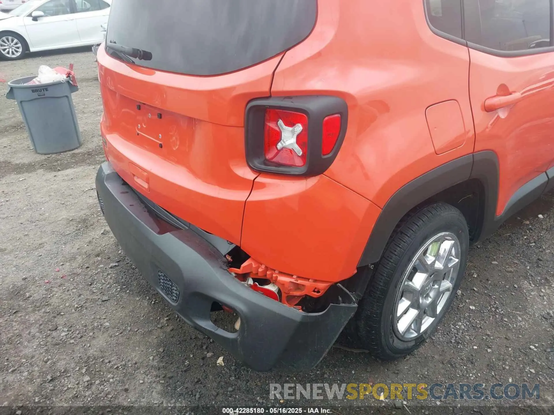 16 Photograph of a damaged car ZACNJBBB2KPJ97518 JEEP RENEGADE 2019