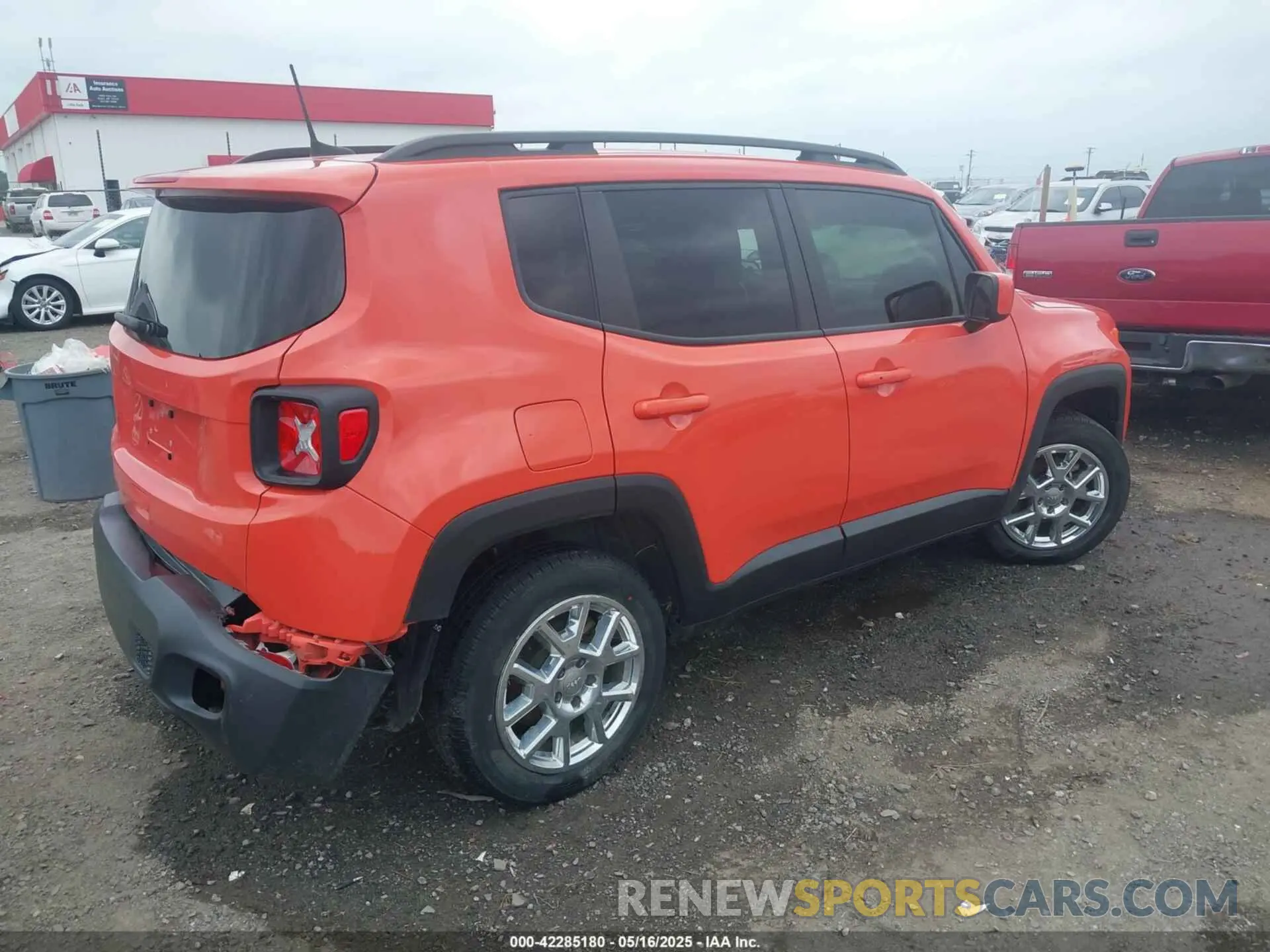 4 Photograph of a damaged car ZACNJBBB2KPJ97518 JEEP RENEGADE 2019