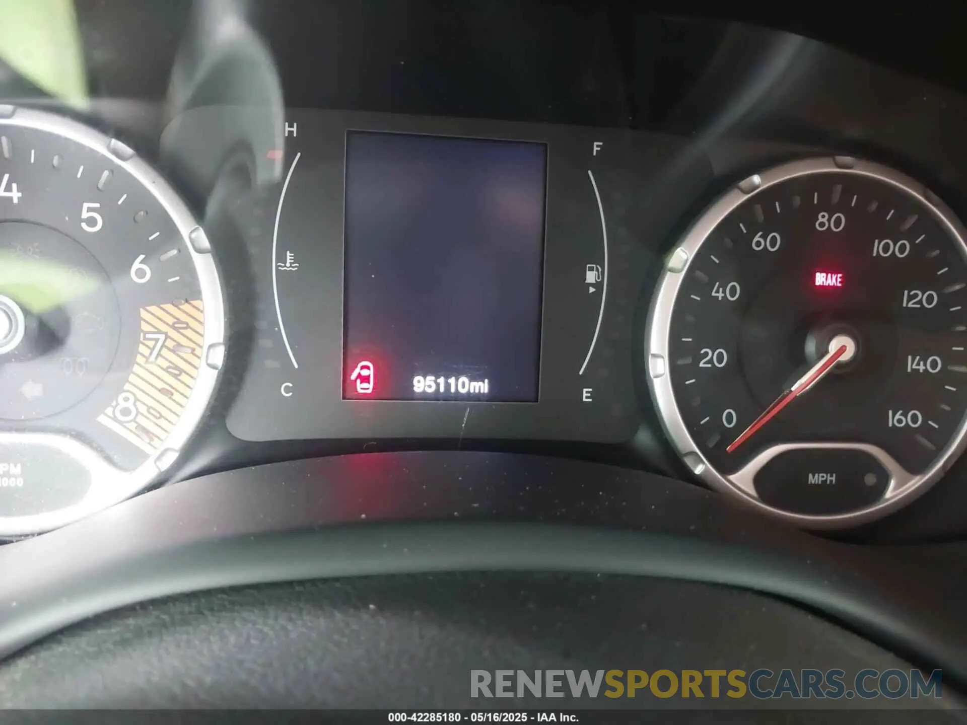 7 Photograph of a damaged car ZACNJBBB2KPJ97518 JEEP RENEGADE 2019