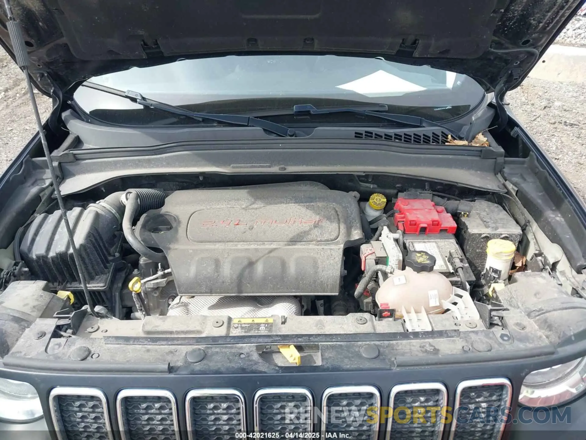 10 Photograph of a damaged car ZACNJBBB2KPK15600 JEEP RENEGADE 2019