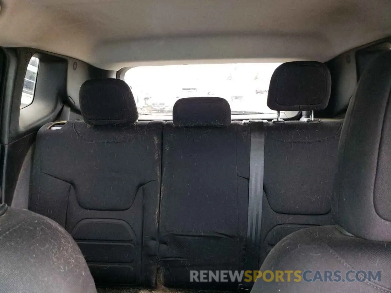 10 Photograph of a damaged car ZACNJBBB2KPK55823 JEEP RENEGADE 2019