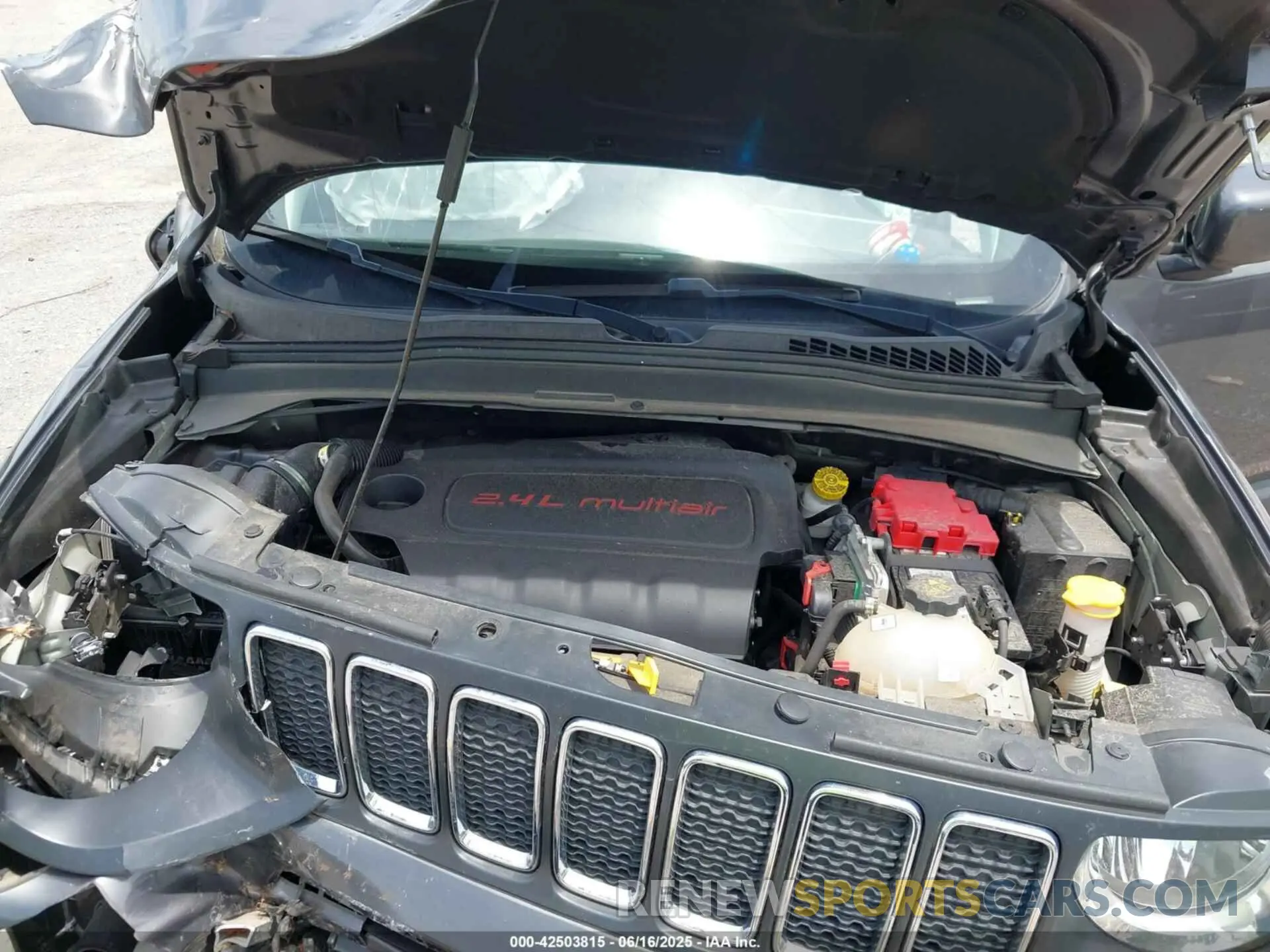 10 Photograph of a damaged car ZACNJBBB3KPK07991 JEEP RENEGADE 2019