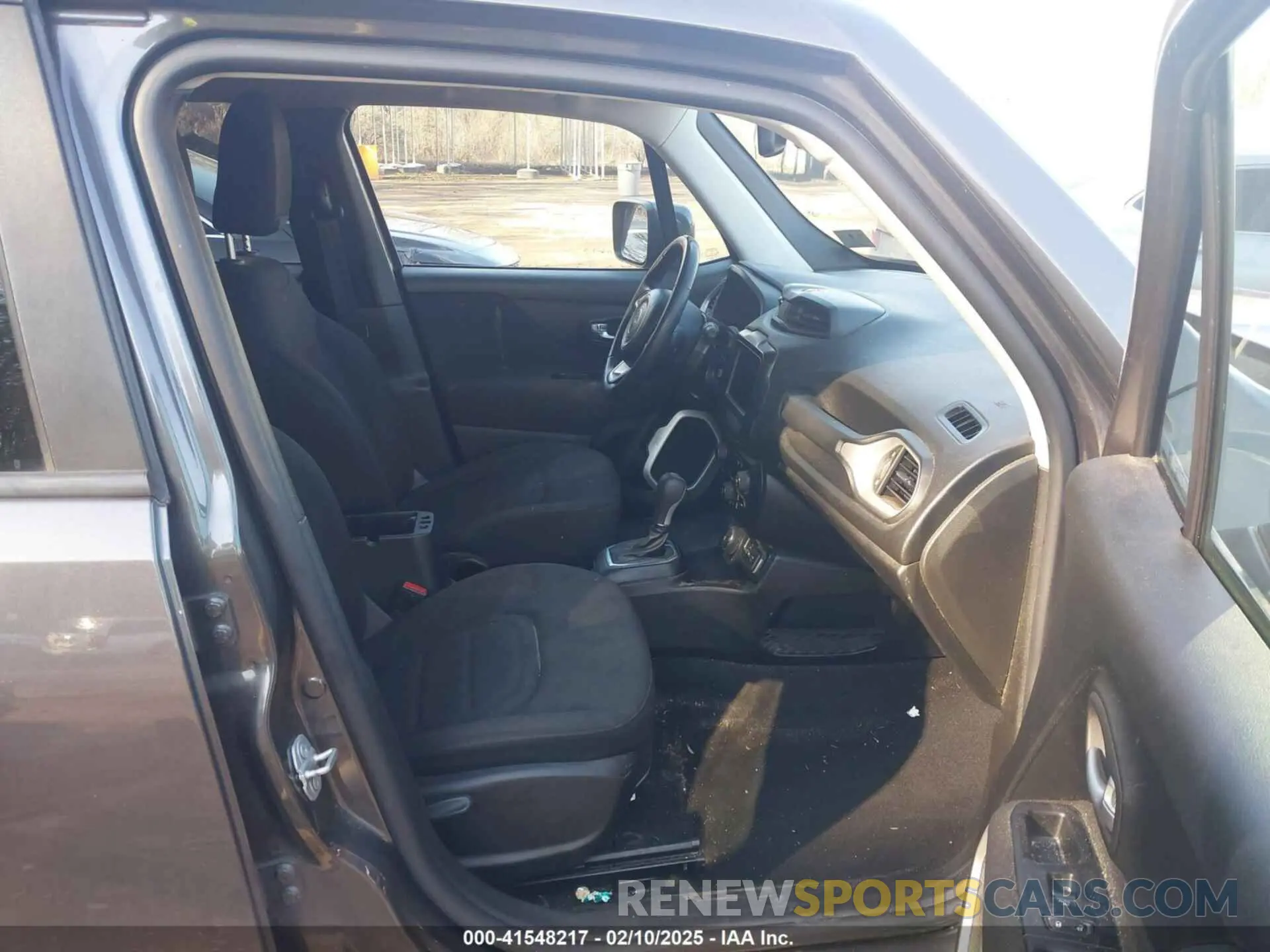 5 Photograph of a damaged car ZACNJBBB3KPK42045 JEEP RENEGADE 2019