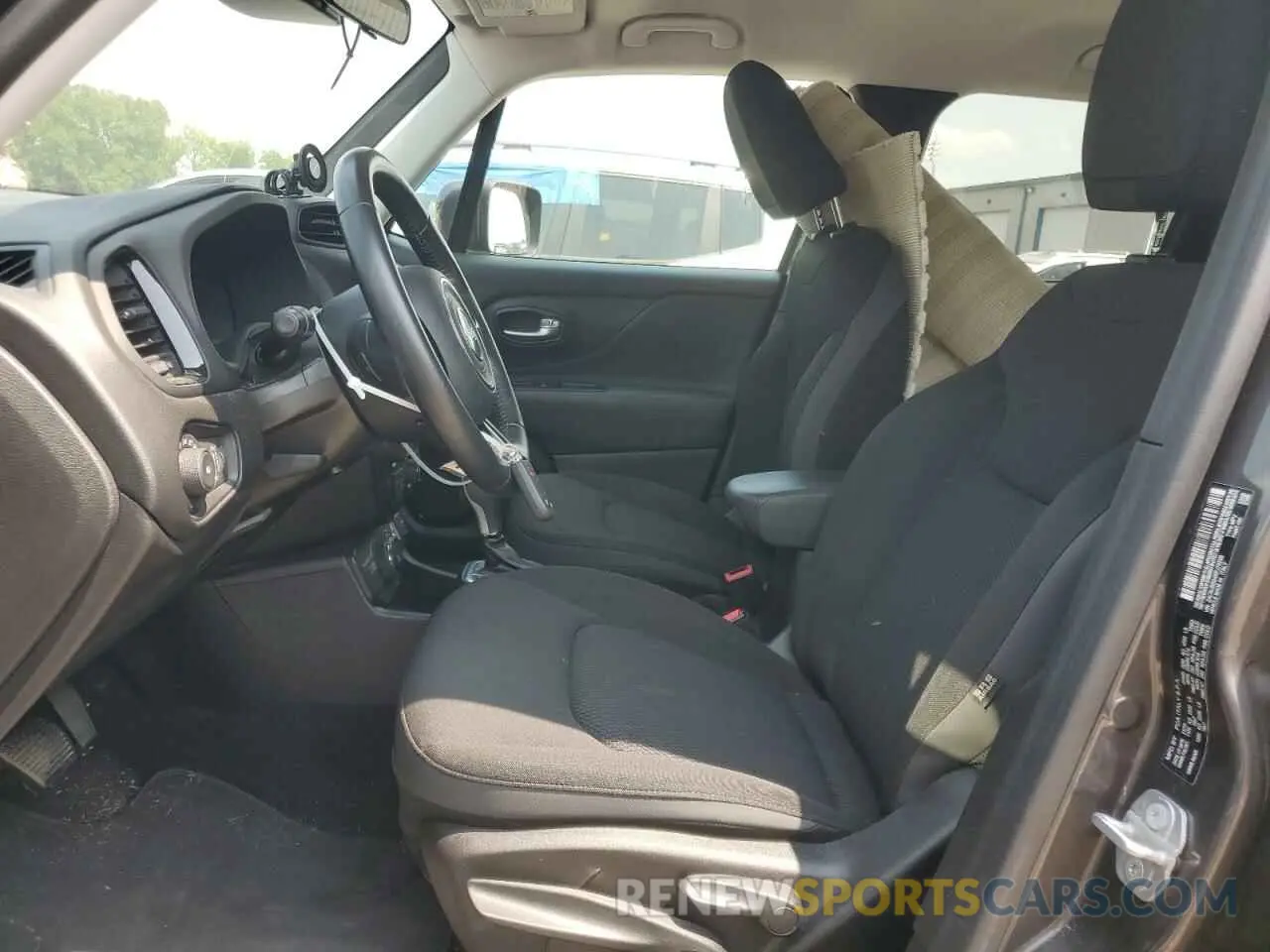 7 Photograph of a damaged car ZACNJBBB4KPJ78596 JEEP RENEGADE 2019