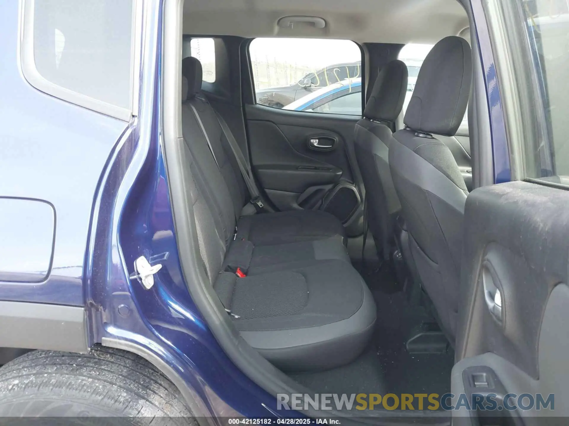 8 Photograph of a damaged car ZACNJBBB4KPK33256 JEEP RENEGADE 2019