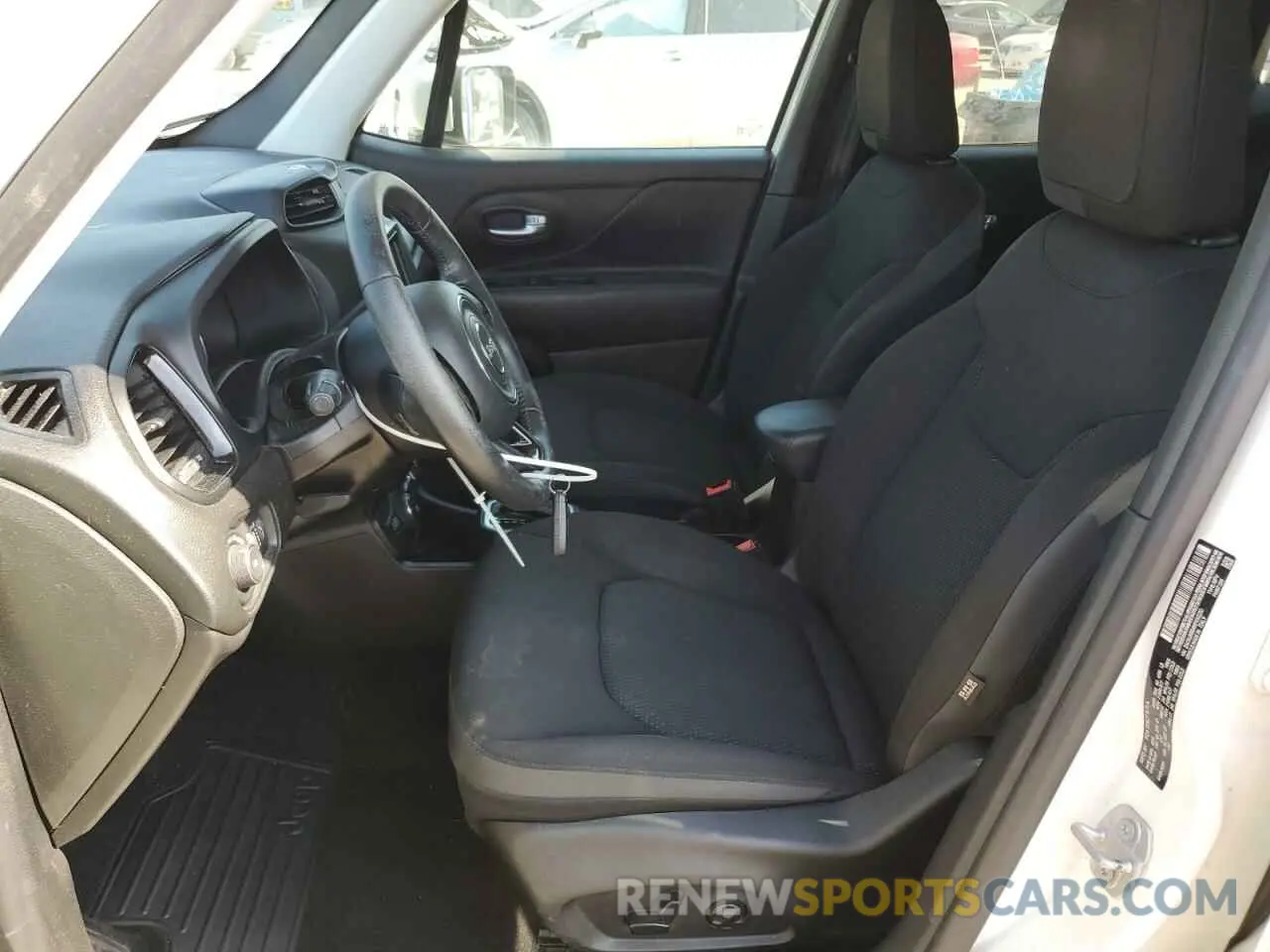 7 Photograph of a damaged car ZACNJBBB4KPK42233 JEEP RENEGADE 2019