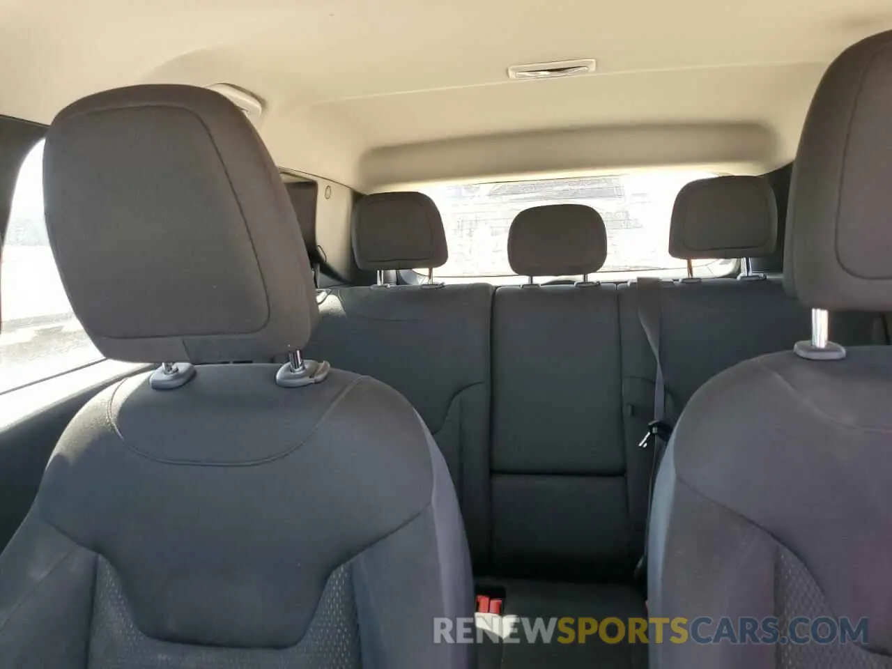 10 Photograph of a damaged car ZACNJBBB4KPK54222 JEEP RENEGADE 2019
