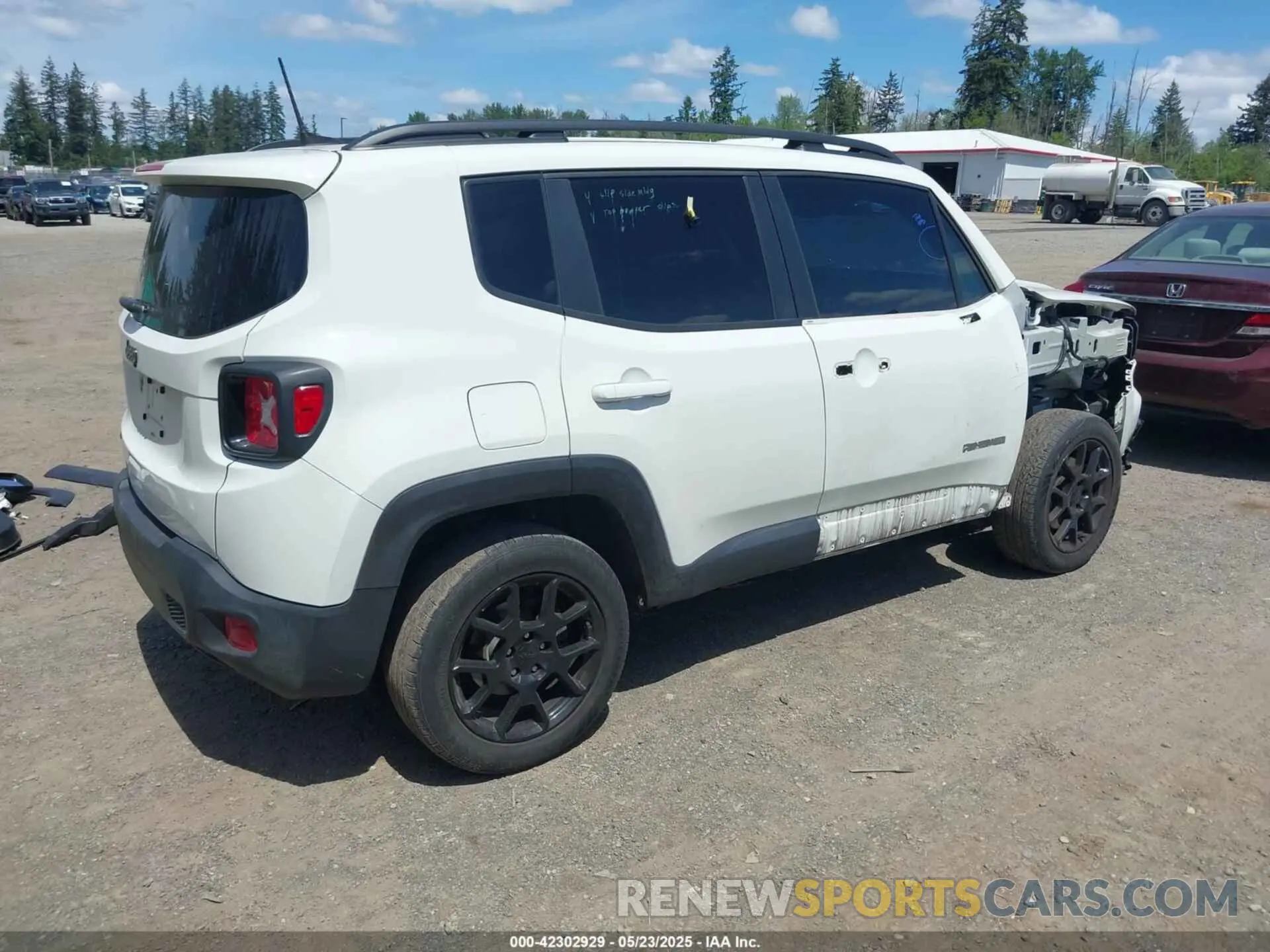 4 Photograph of a damaged car ZACNJBBB4KPK54687 JEEP RENEGADE 2019
