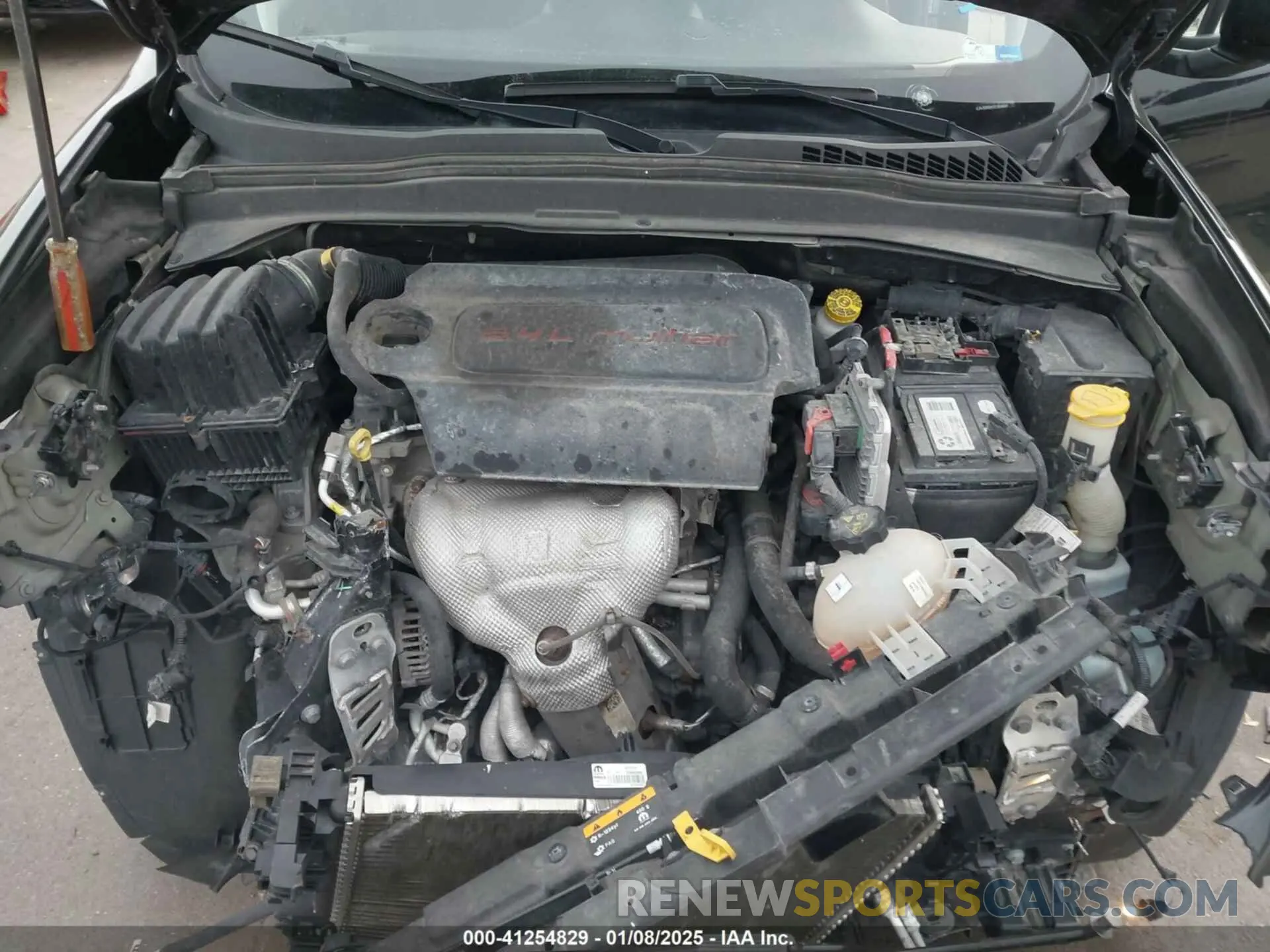 10 Photograph of a damaged car ZACNJBBB4KPK64698 JEEP RENEGADE 2019