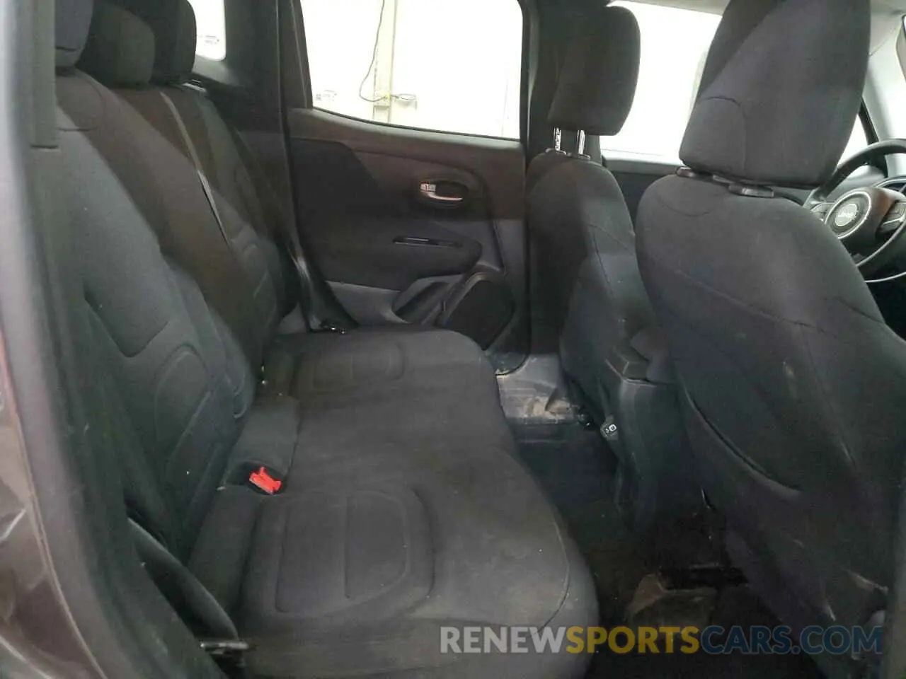 10 Photograph of a damaged car ZACNJBBB4KPK74227 JEEP RENEGADE 2019
