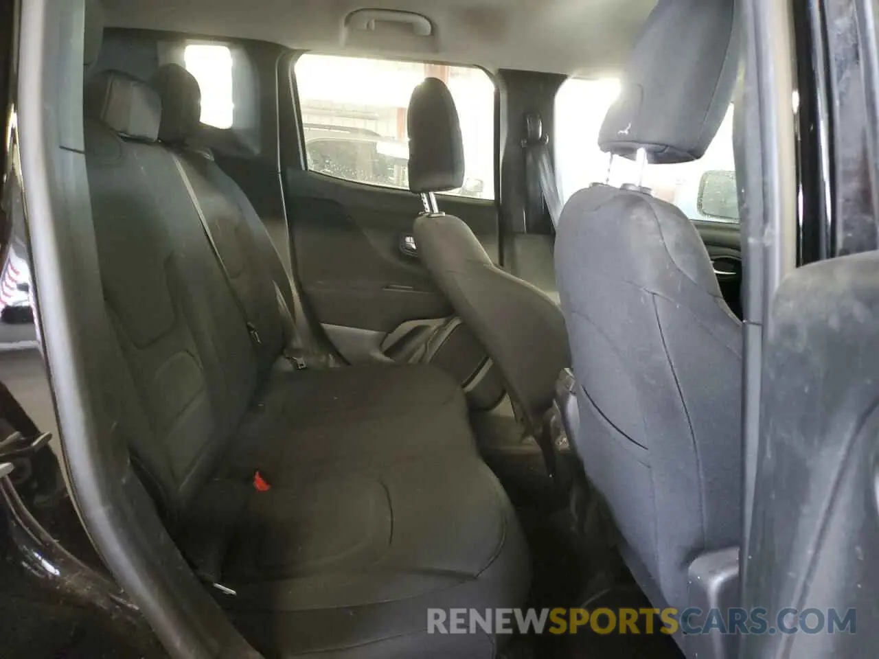 11 Photograph of a damaged car ZACNJBBB6KPK30701 JEEP RENEGADE 2019