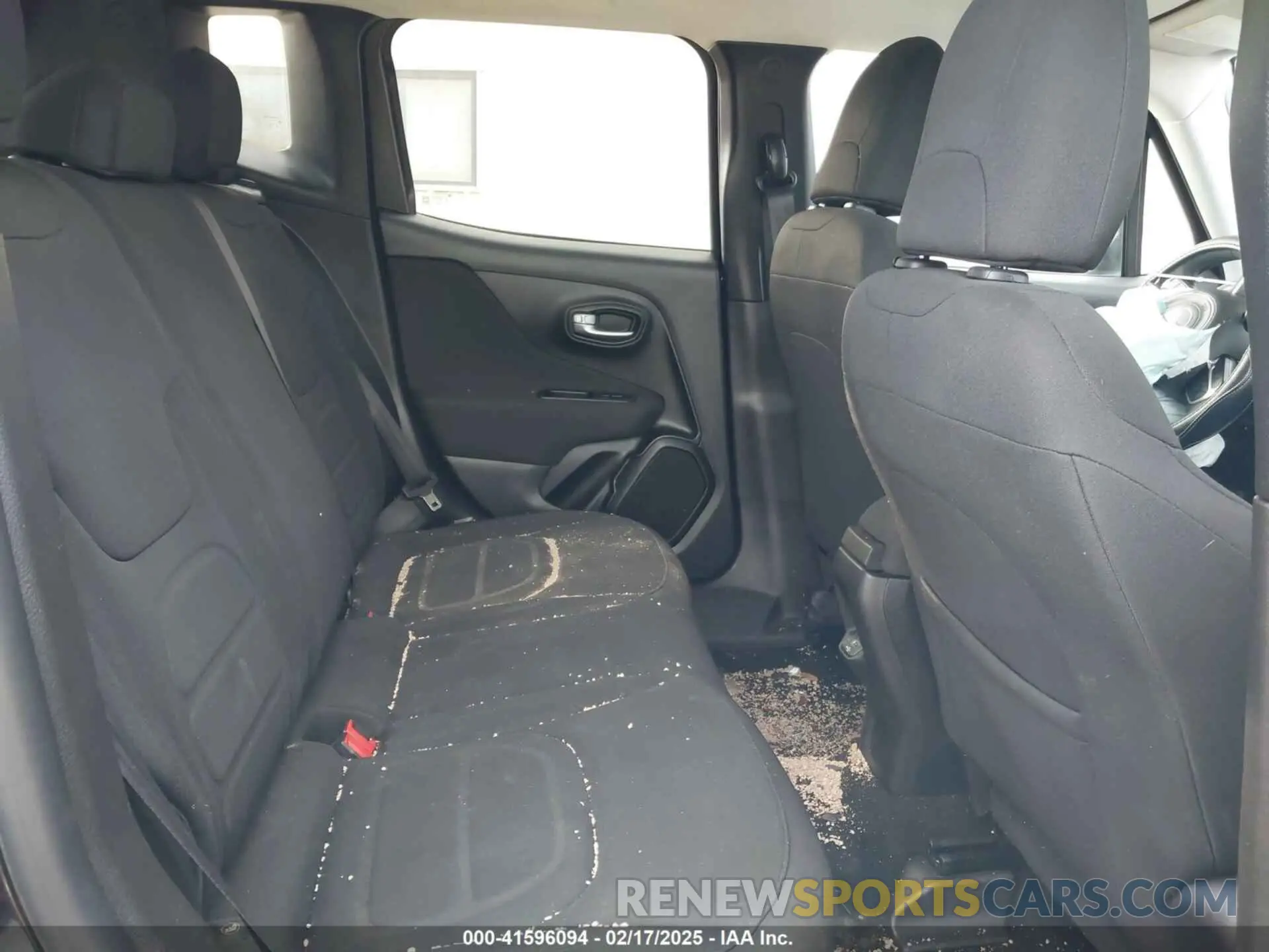 8 Photograph of a damaged car ZACNJBBB6KPK60622 JEEP RENEGADE 2019
