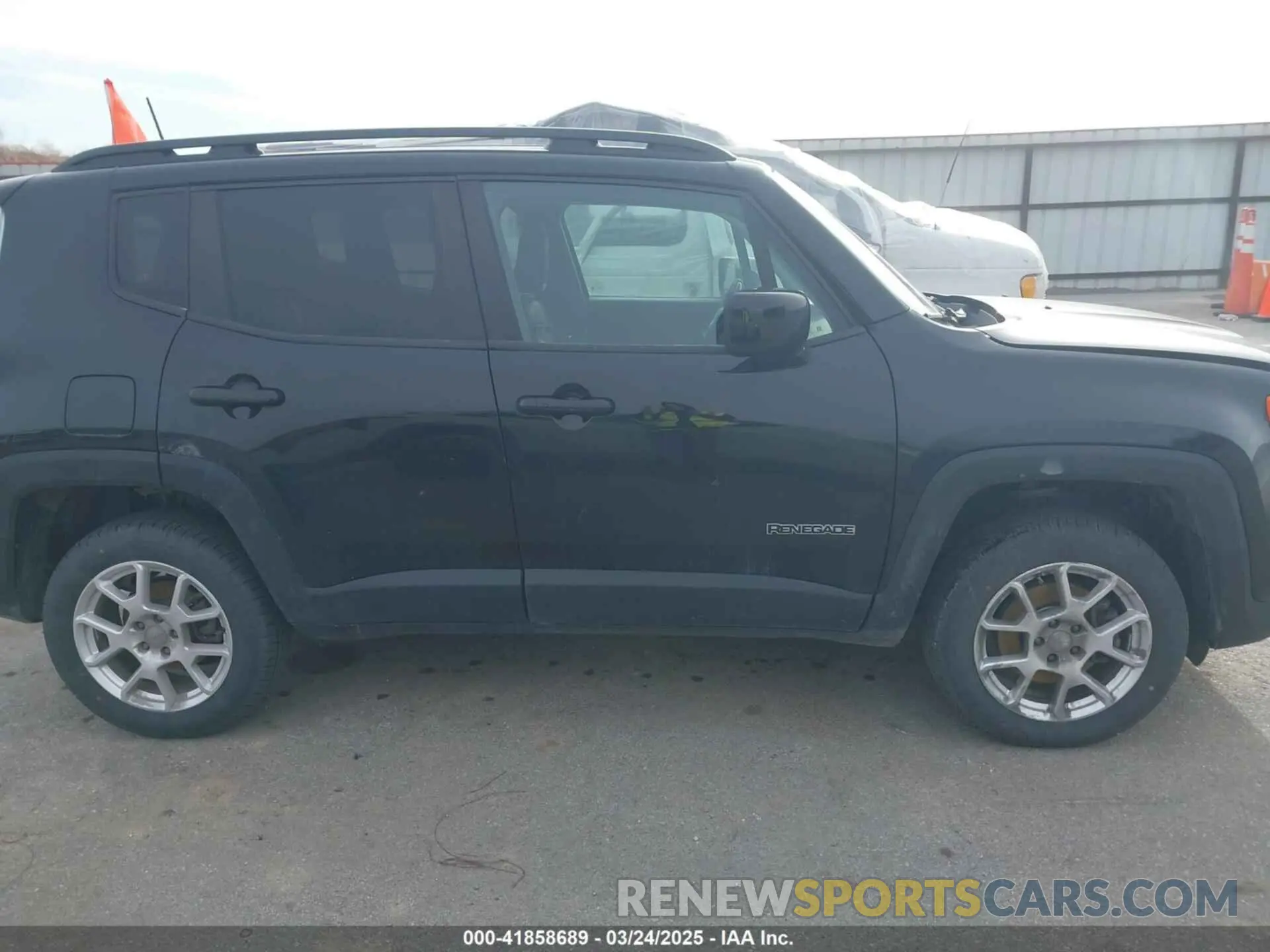 13 Photograph of a damaged car ZACNJBBB6KPK73371 JEEP RENEGADE 2019