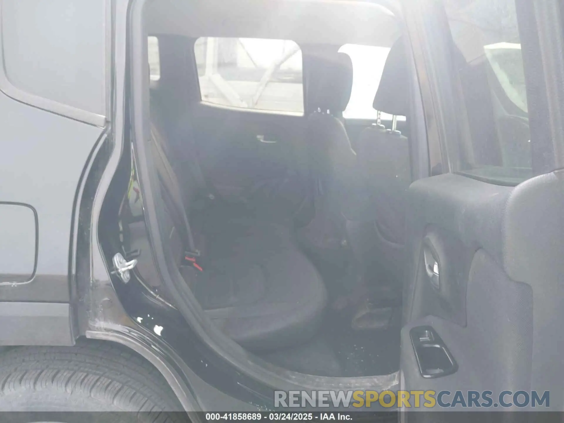 8 Photograph of a damaged car ZACNJBBB6KPK73371 JEEP RENEGADE 2019