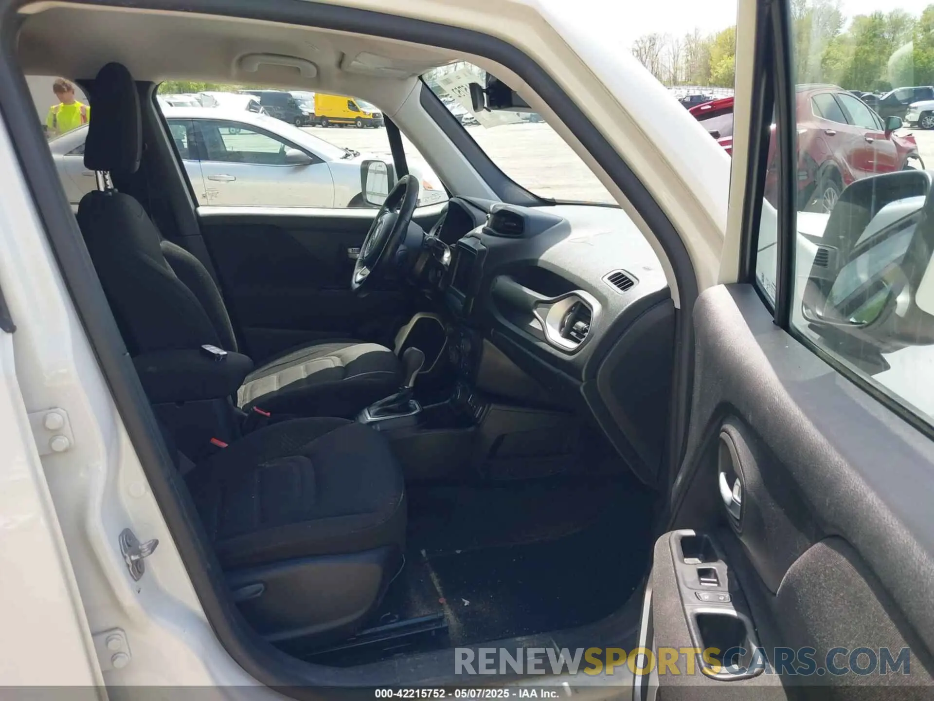 5 Photograph of a damaged car ZACNJBBB6KPK81437 JEEP RENEGADE 2019