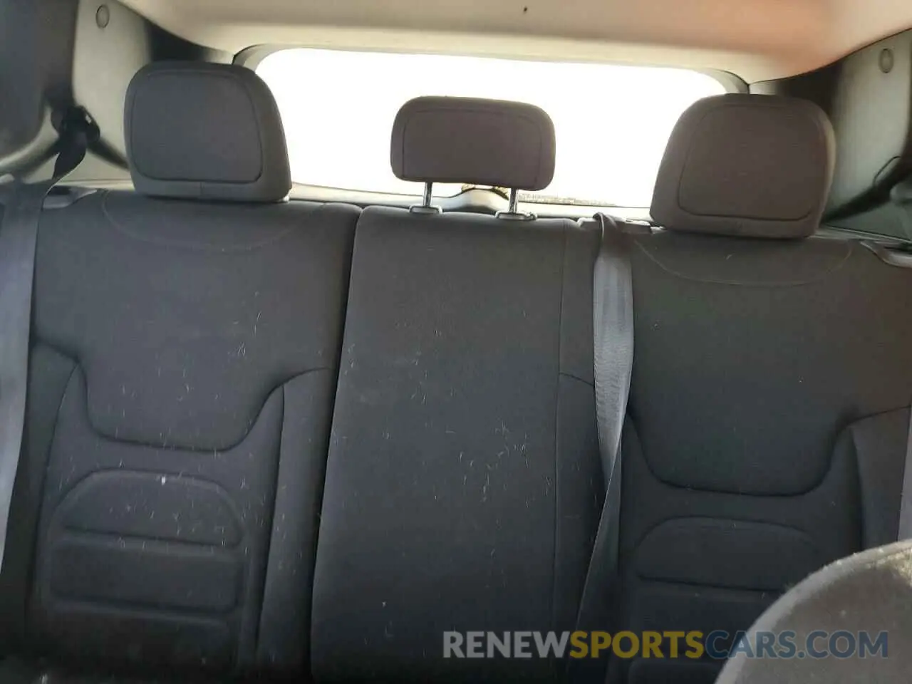 10 Photograph of a damaged car ZACNJBBB7KPJ96834 JEEP RENEGADE 2019