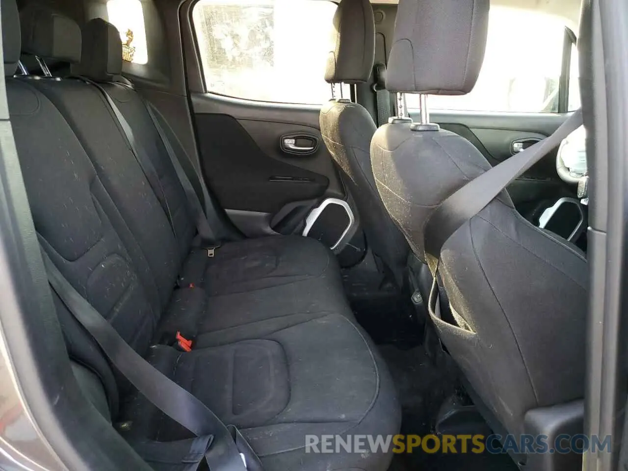 12 Photograph of a damaged car ZACNJBBB7KPJ96834 JEEP RENEGADE 2019